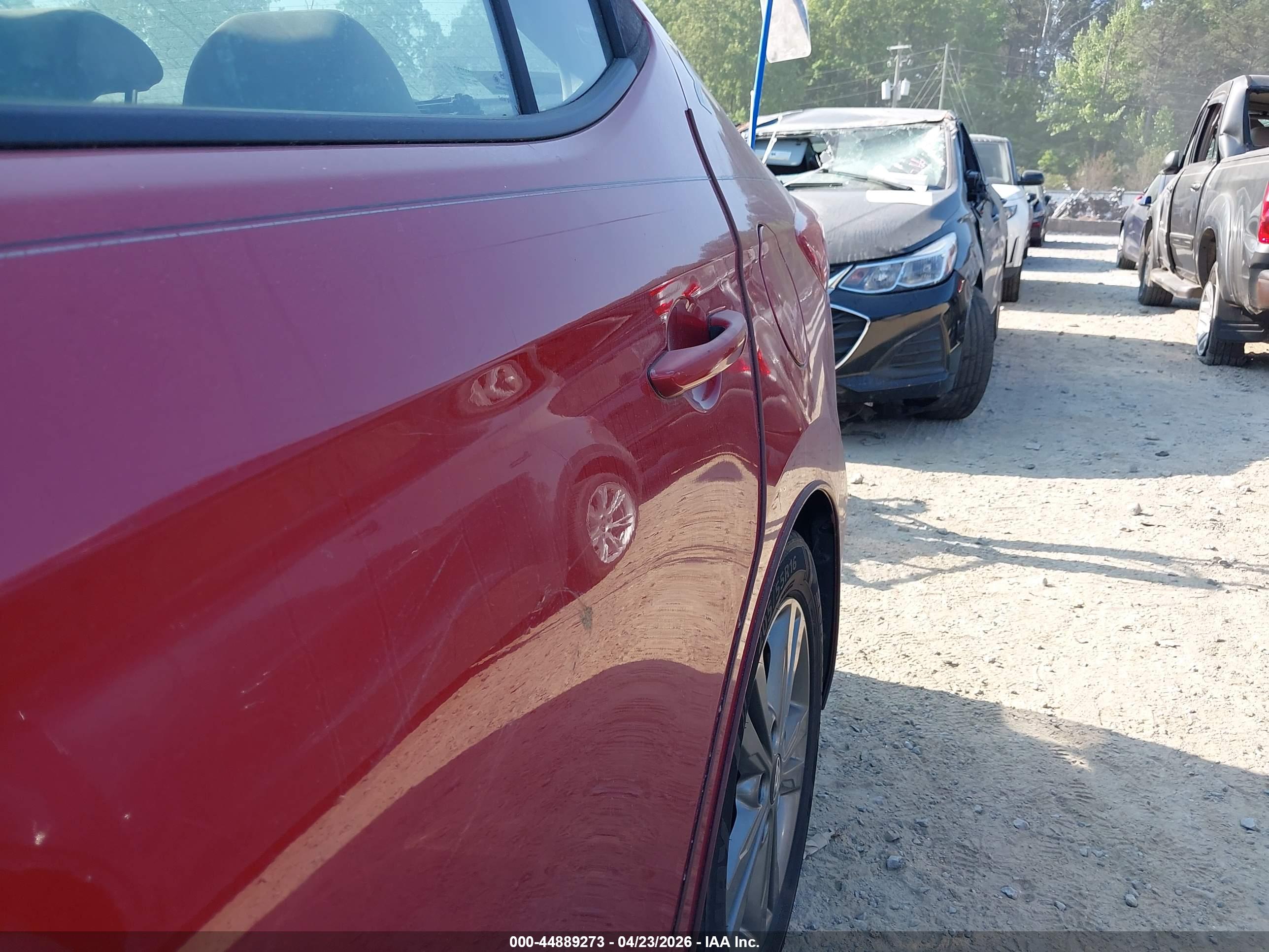 HYUNDAI ELANTRA image 6