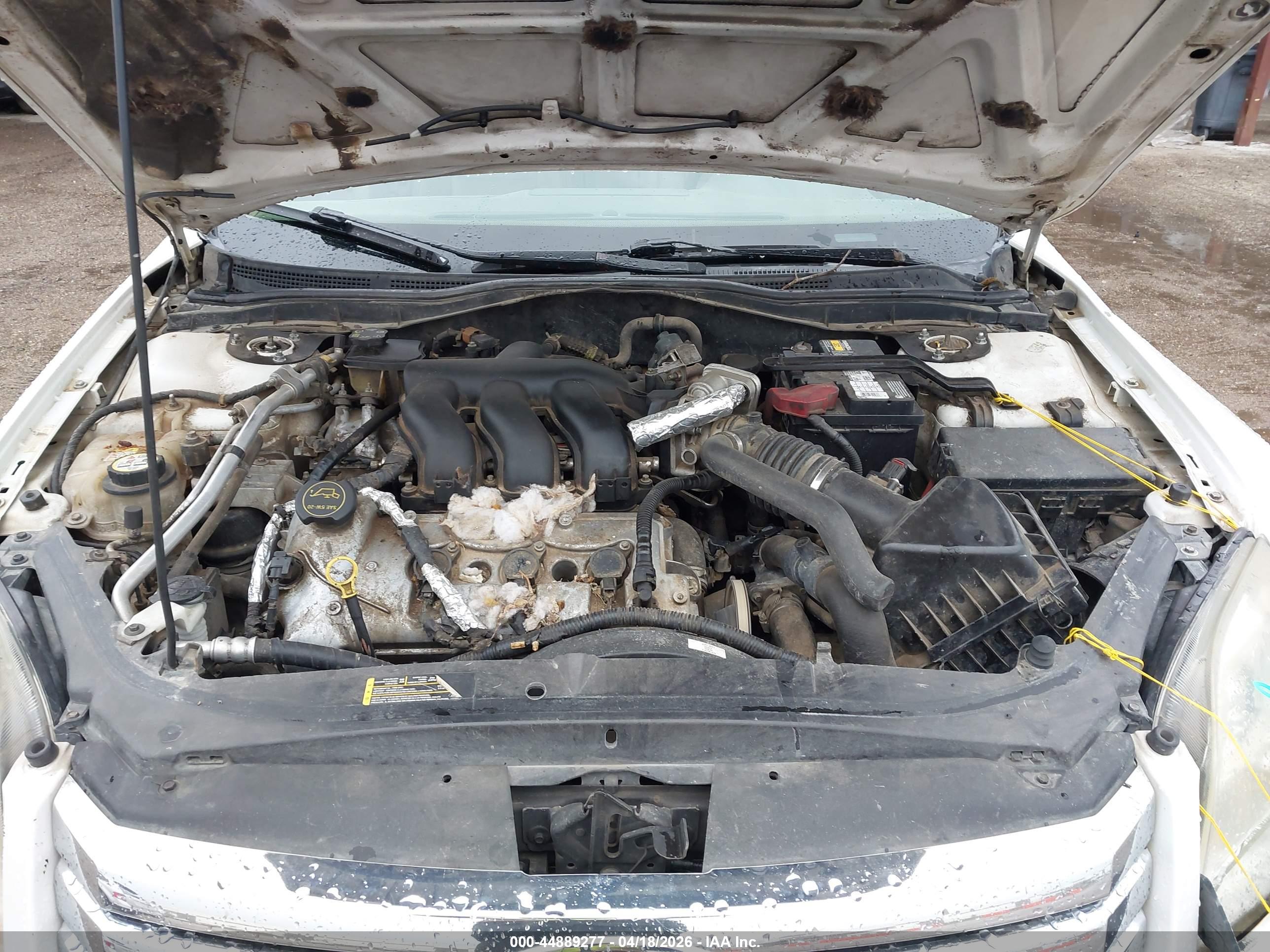 FORD FUSION image 10