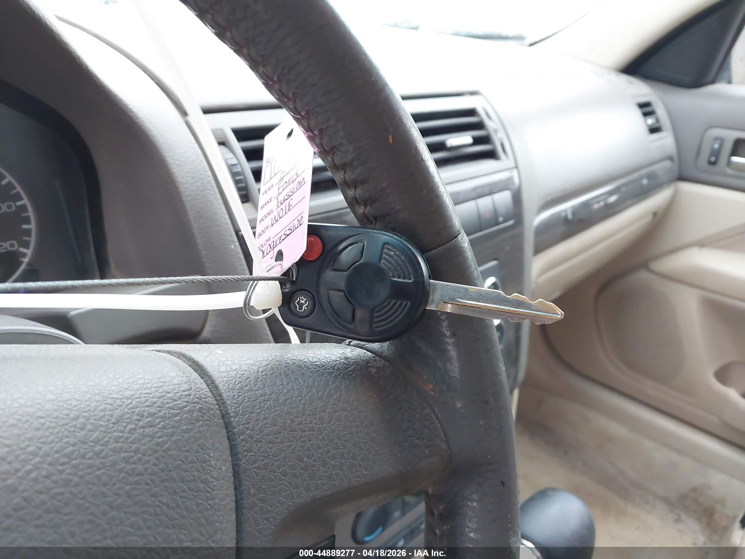 FORD FUSION image 11