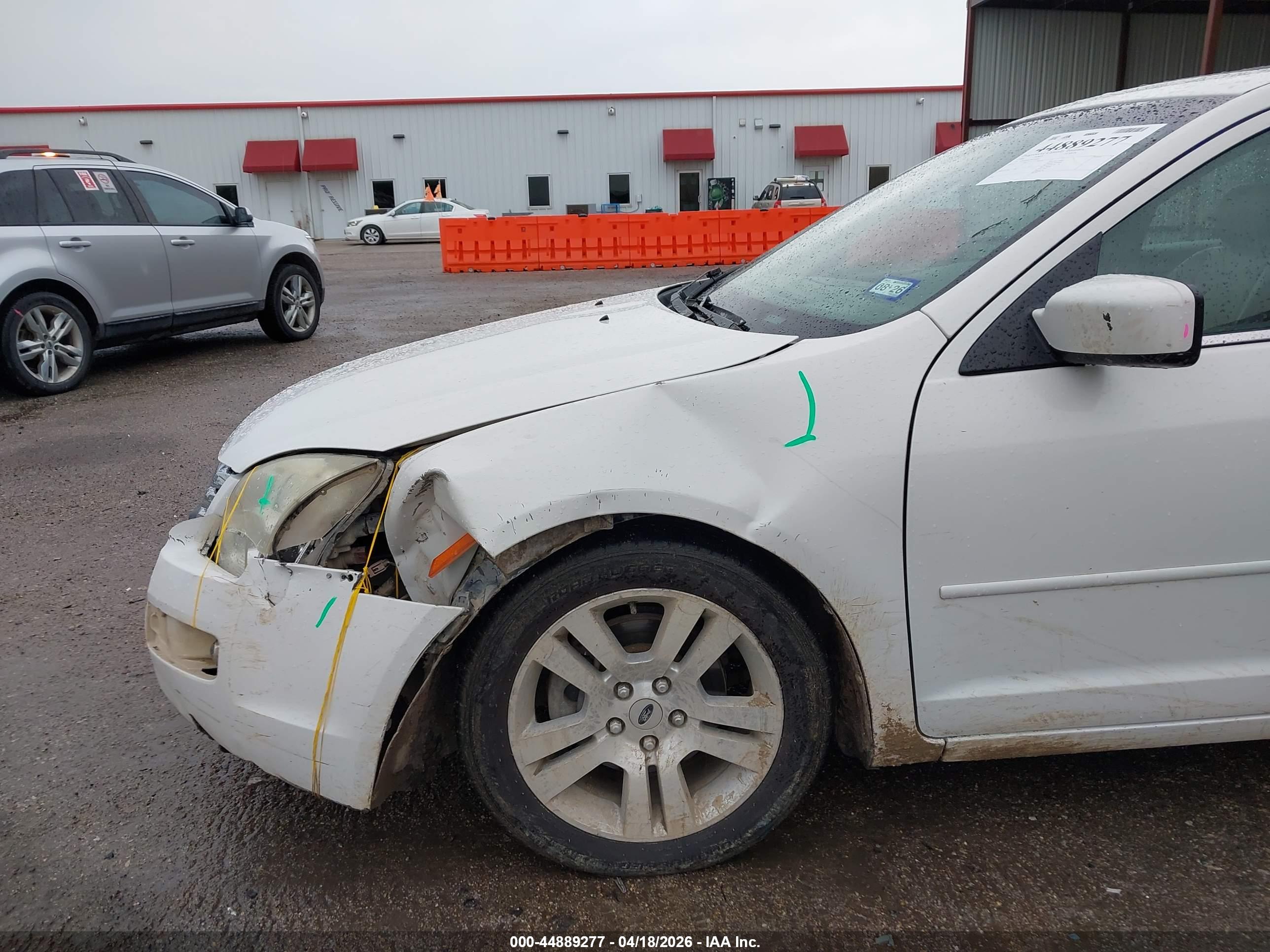 FORD FUSION image 6