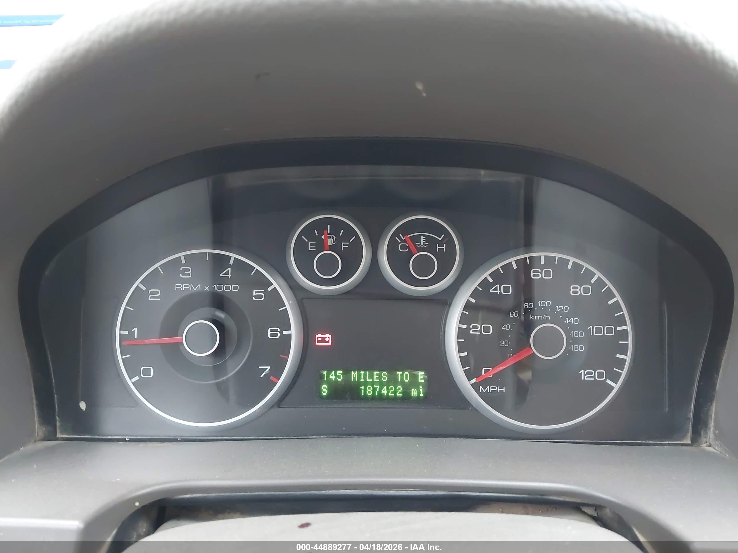 FORD FUSION image 7
