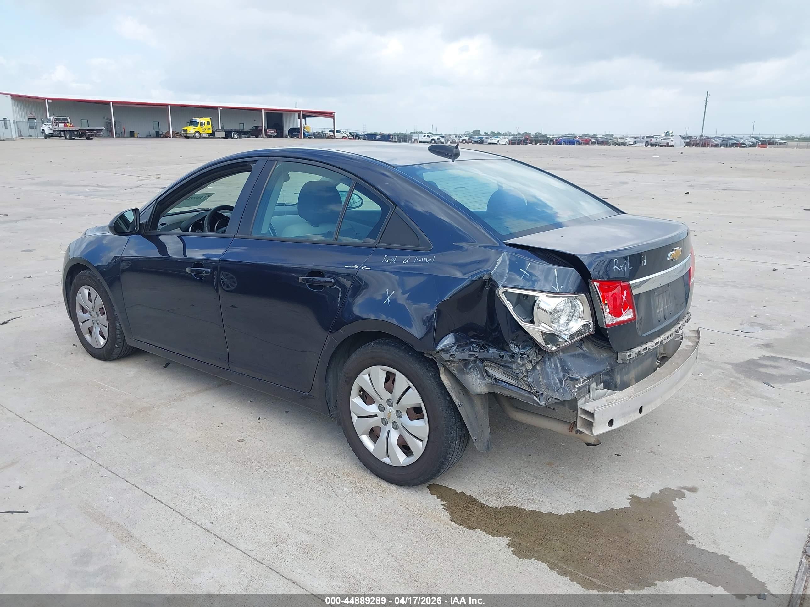 CHEVROLET CRUZE image 3