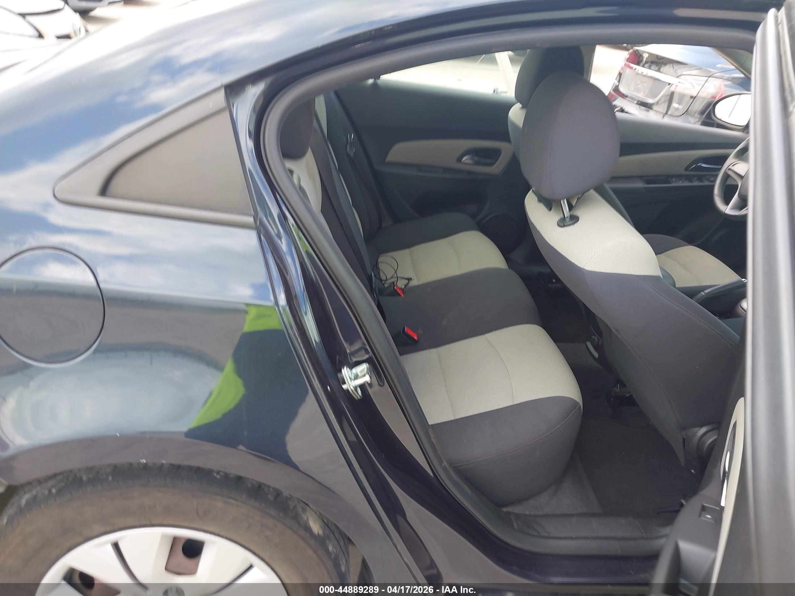 CHEVROLET CRUZE image 8