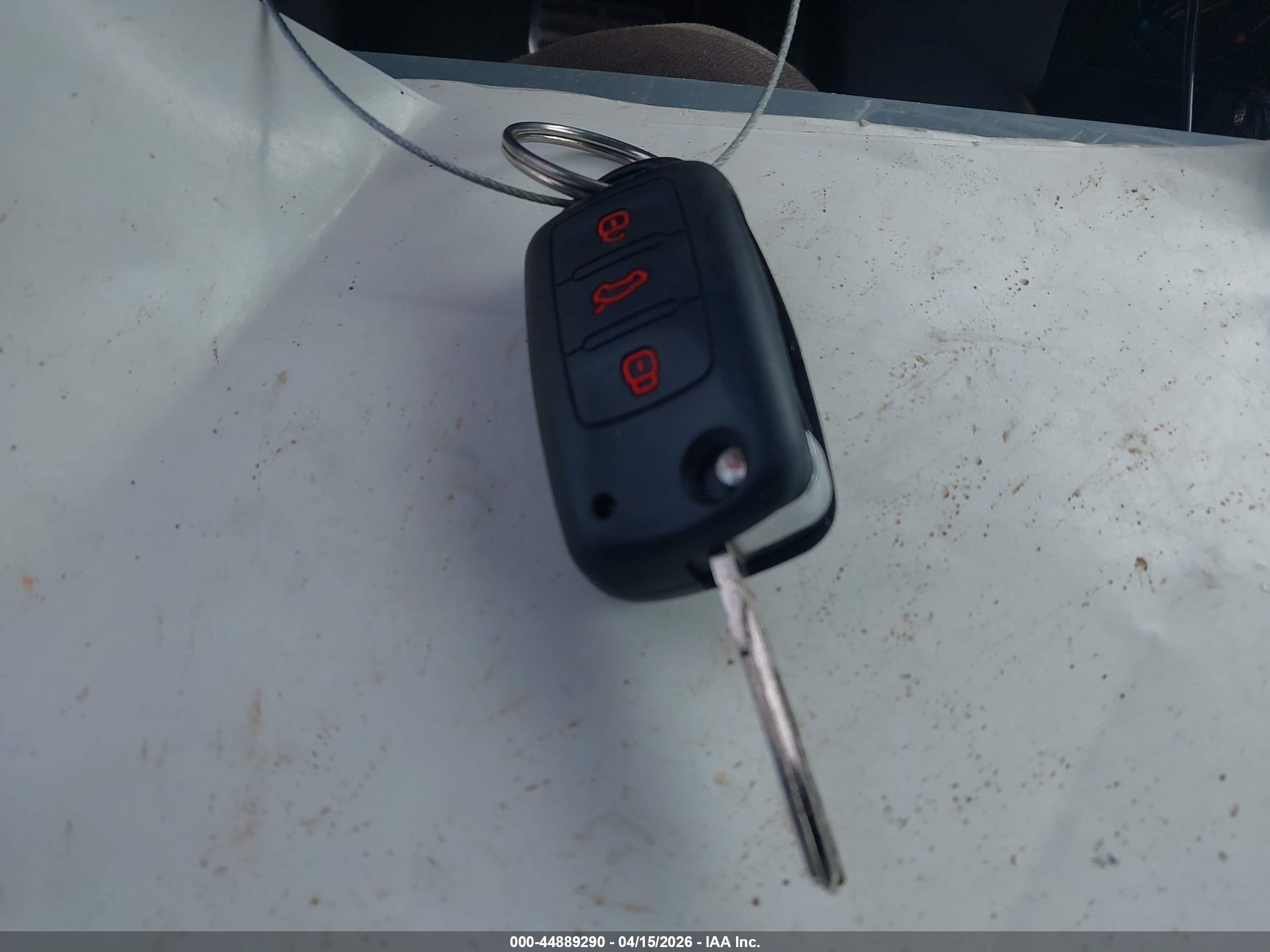 VOLKSWAGEN GTI image 11