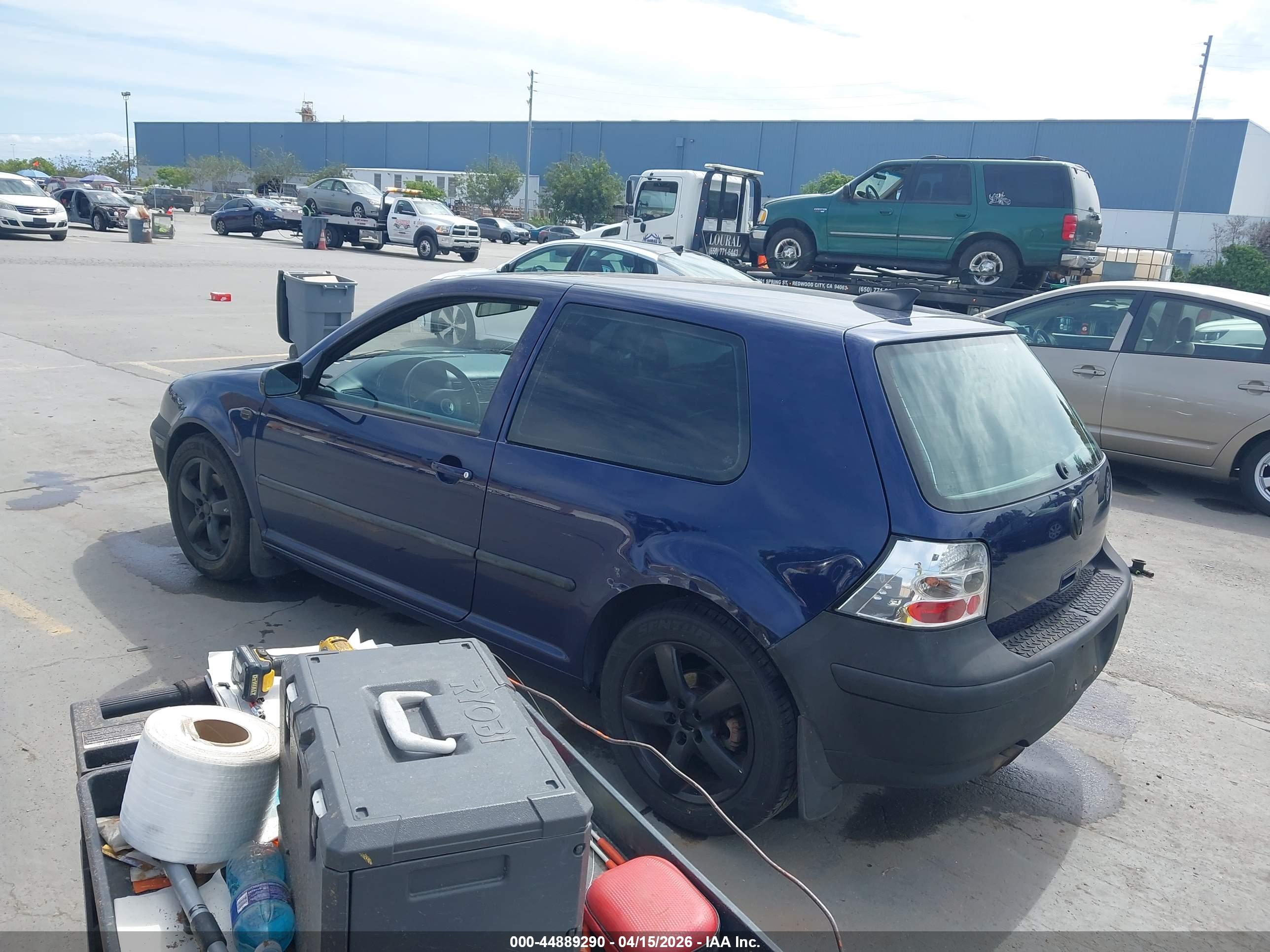 VOLKSWAGEN GTI image 3