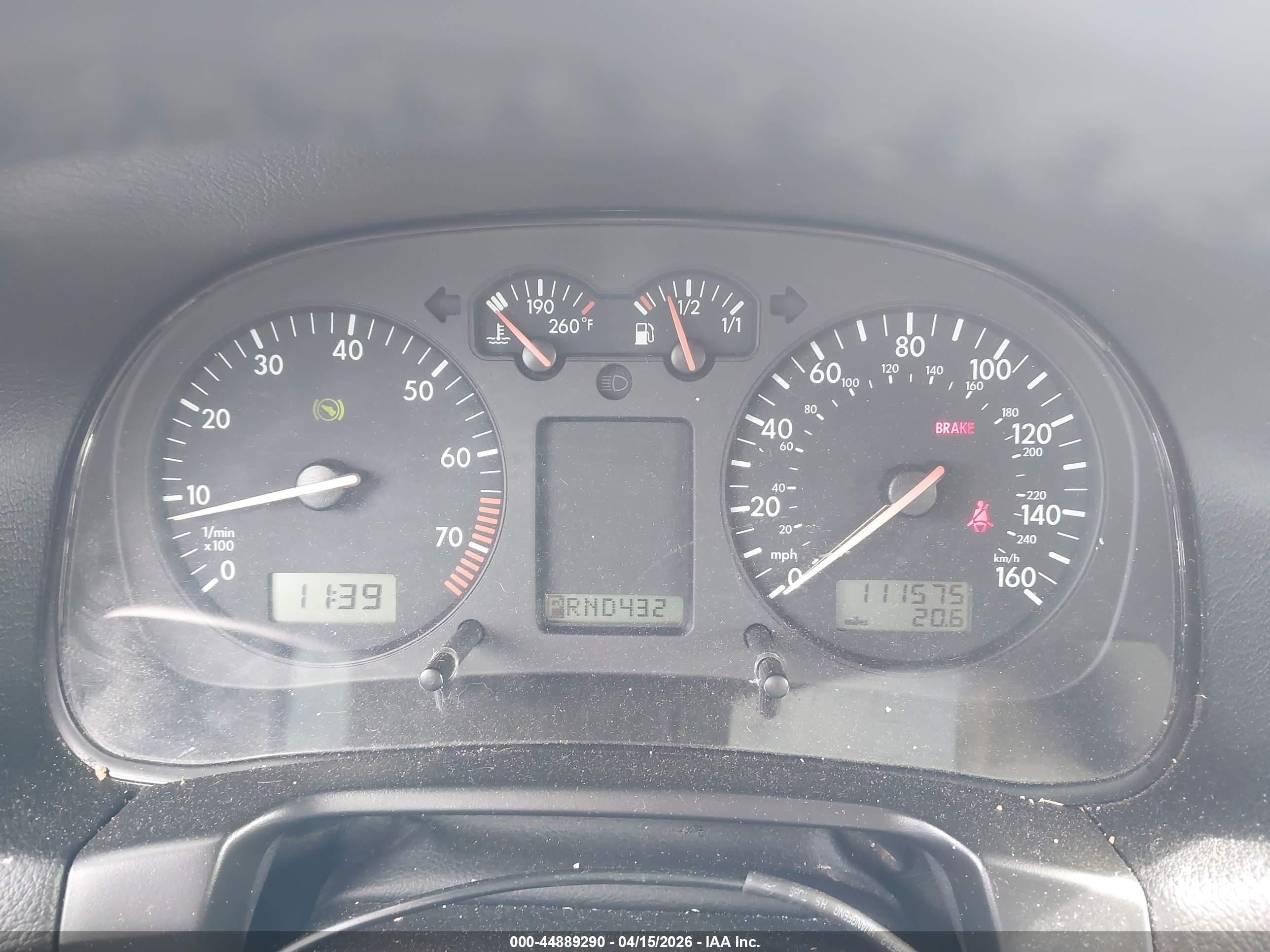 VOLKSWAGEN GTI image 7