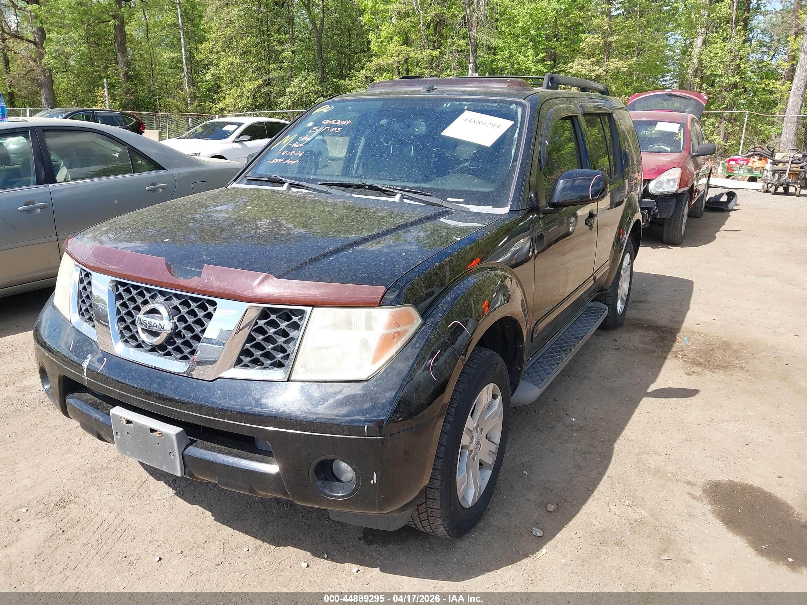 NISSAN PATHFINDER image 2