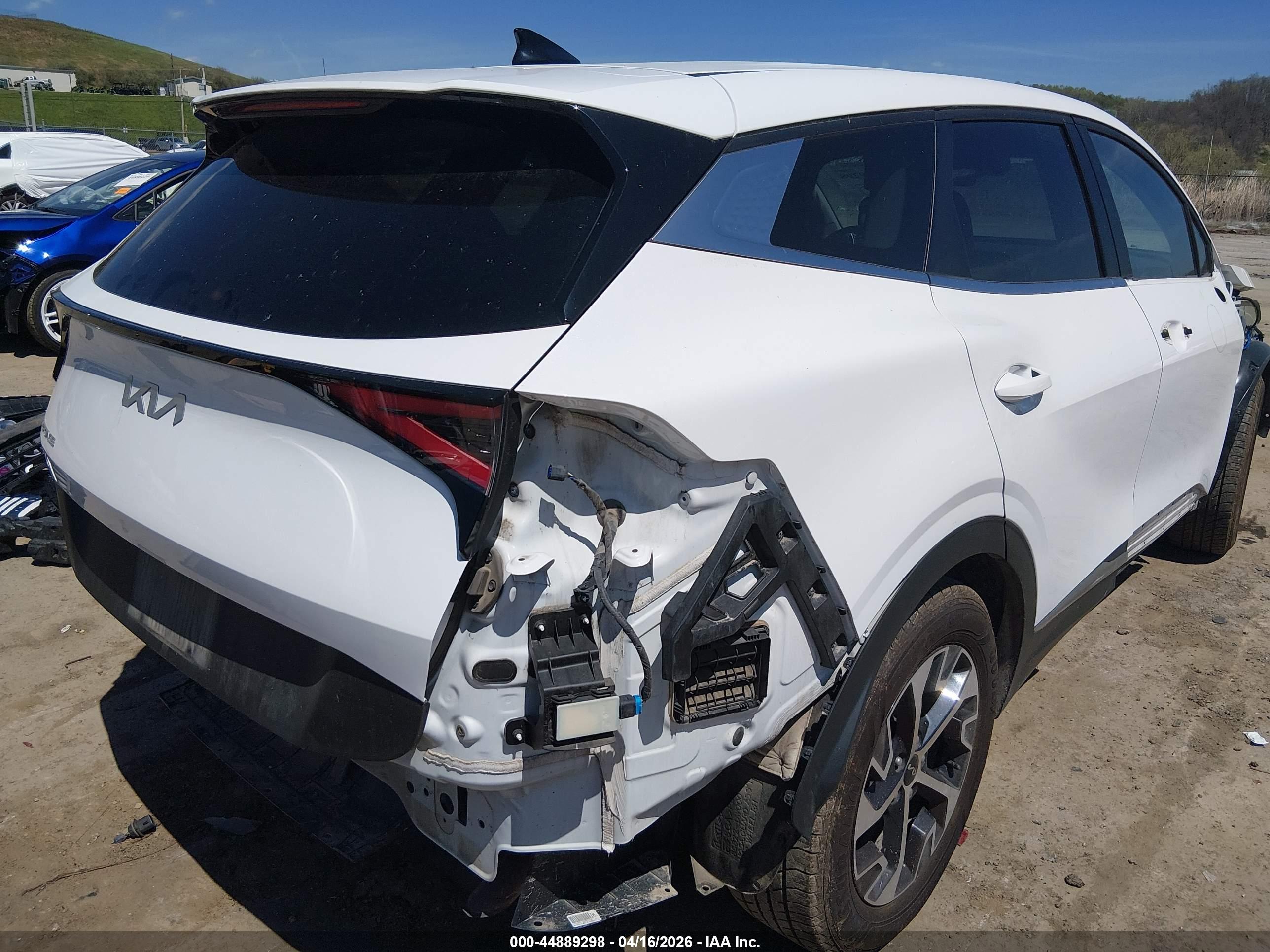 KIA SPORTAGE image 4