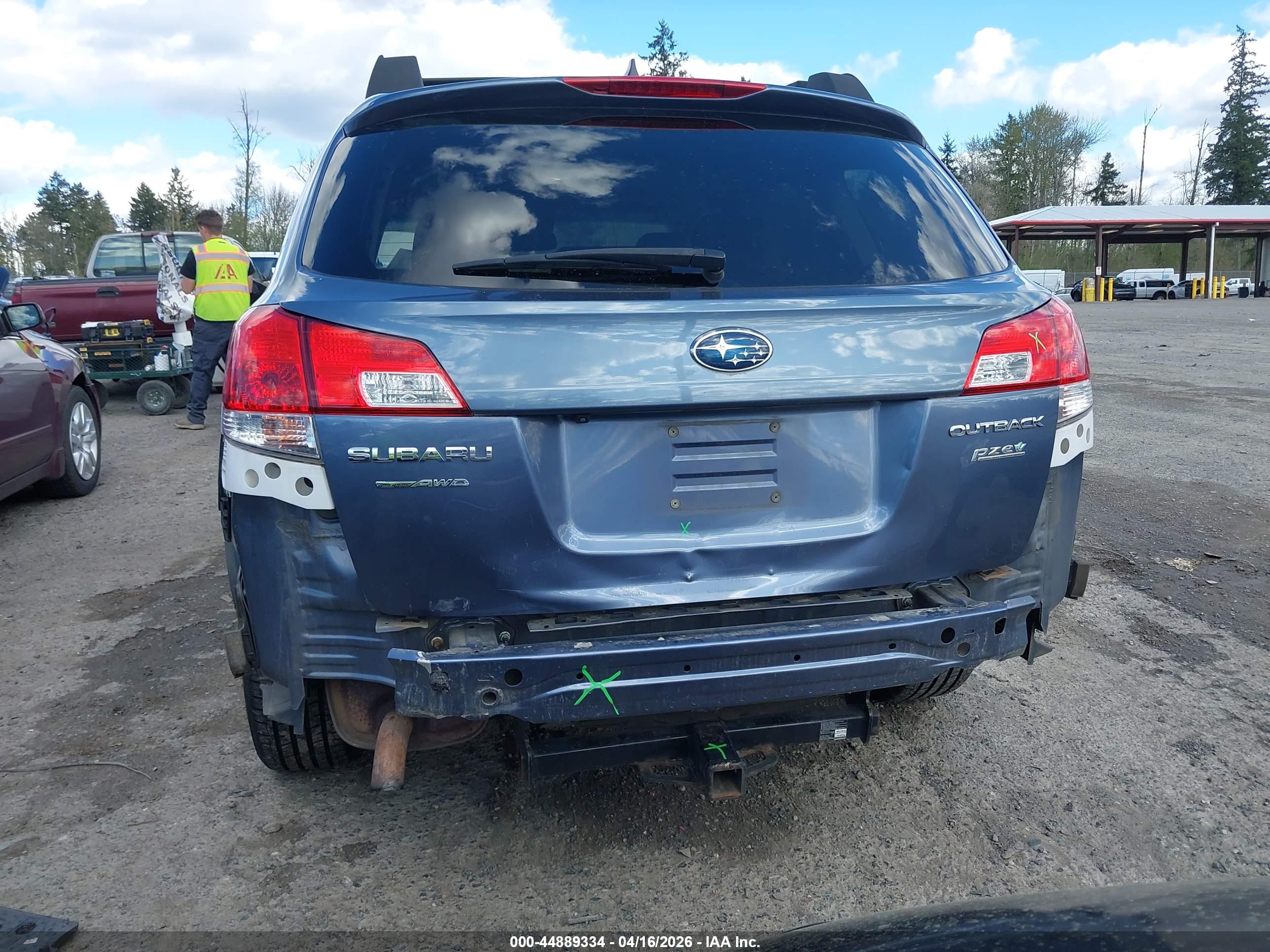 SUBARU OUTBACK image 6
