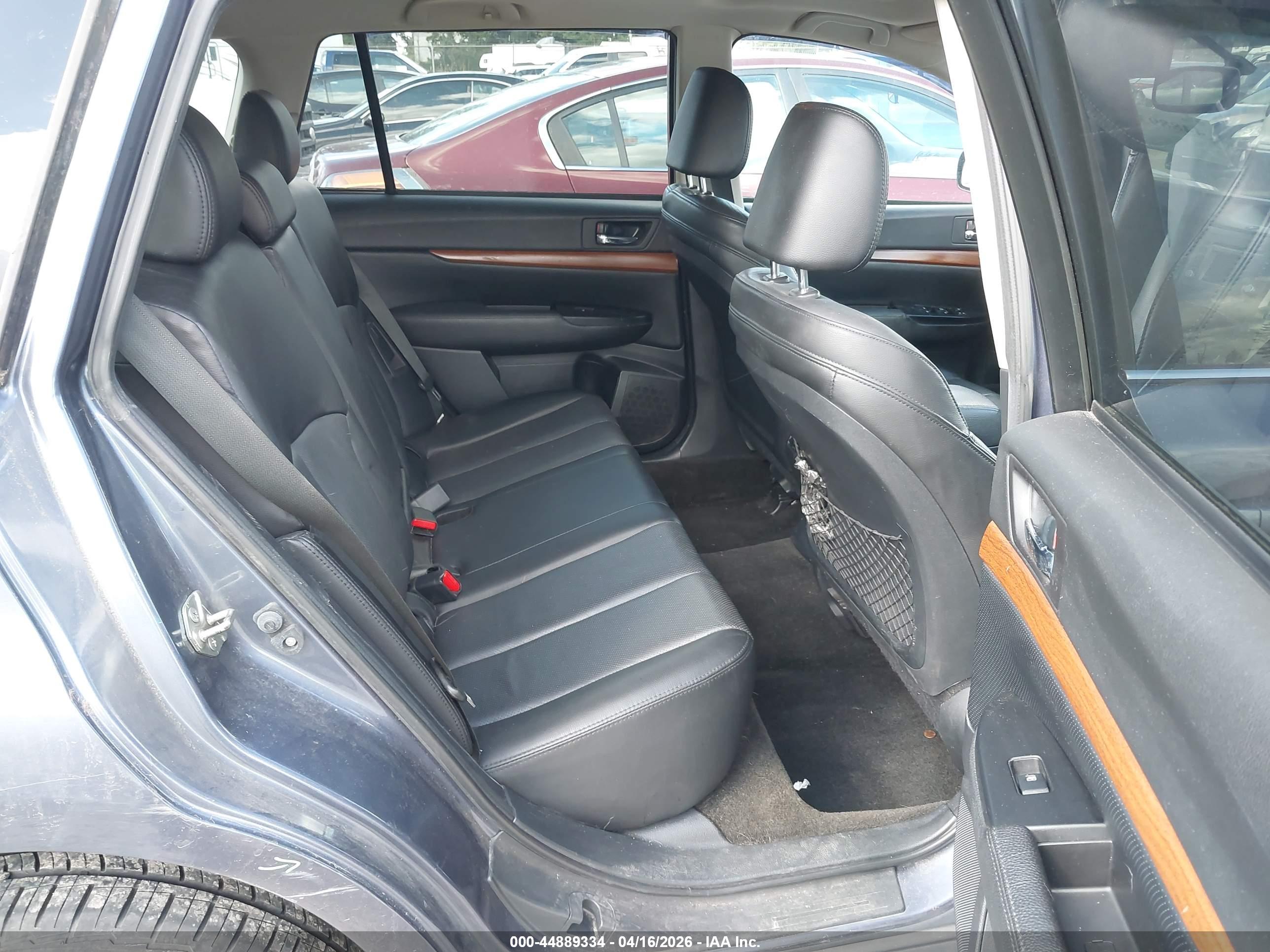 SUBARU OUTBACK image 8