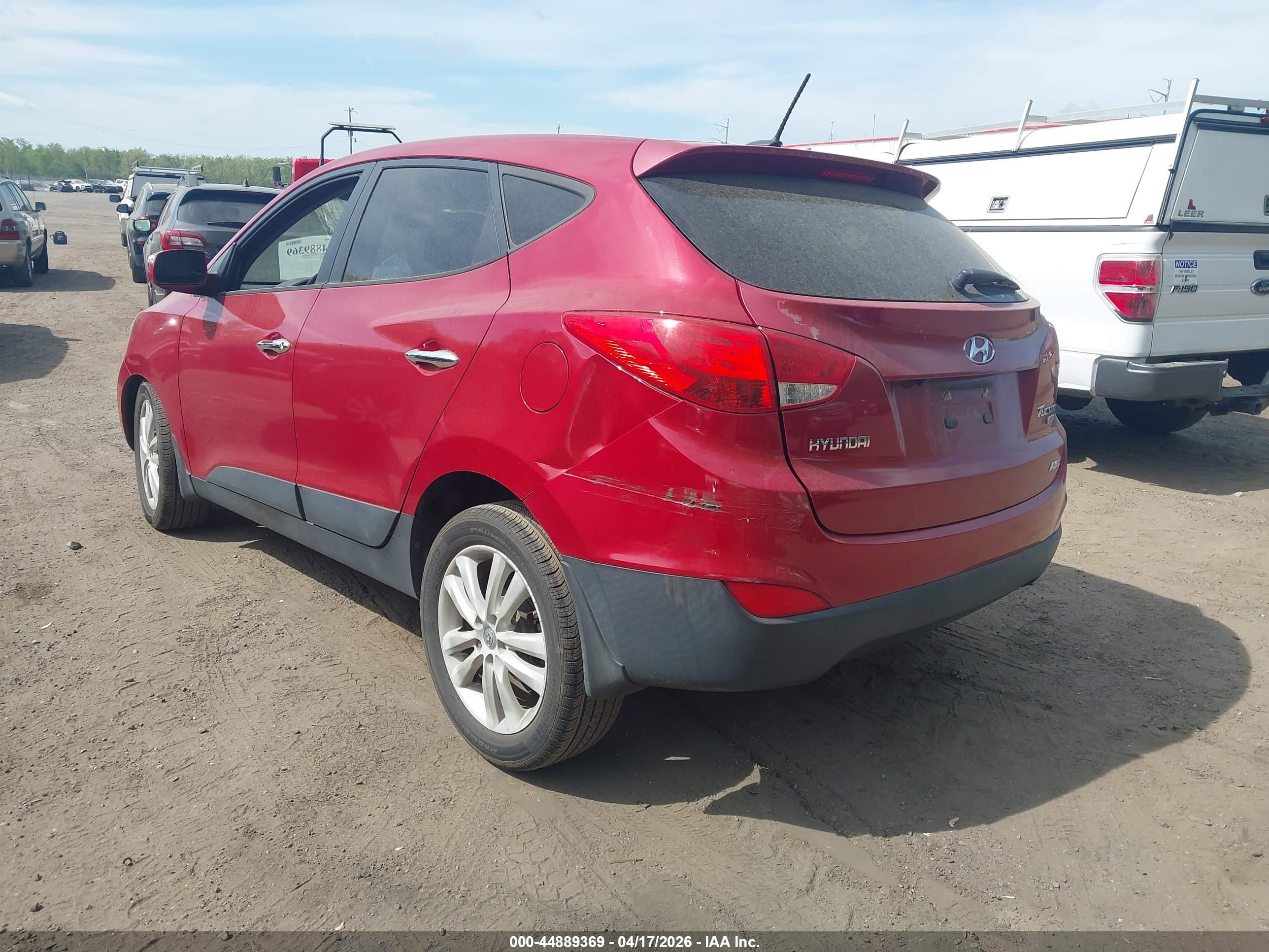 HYUNDAI TUCSON image 3