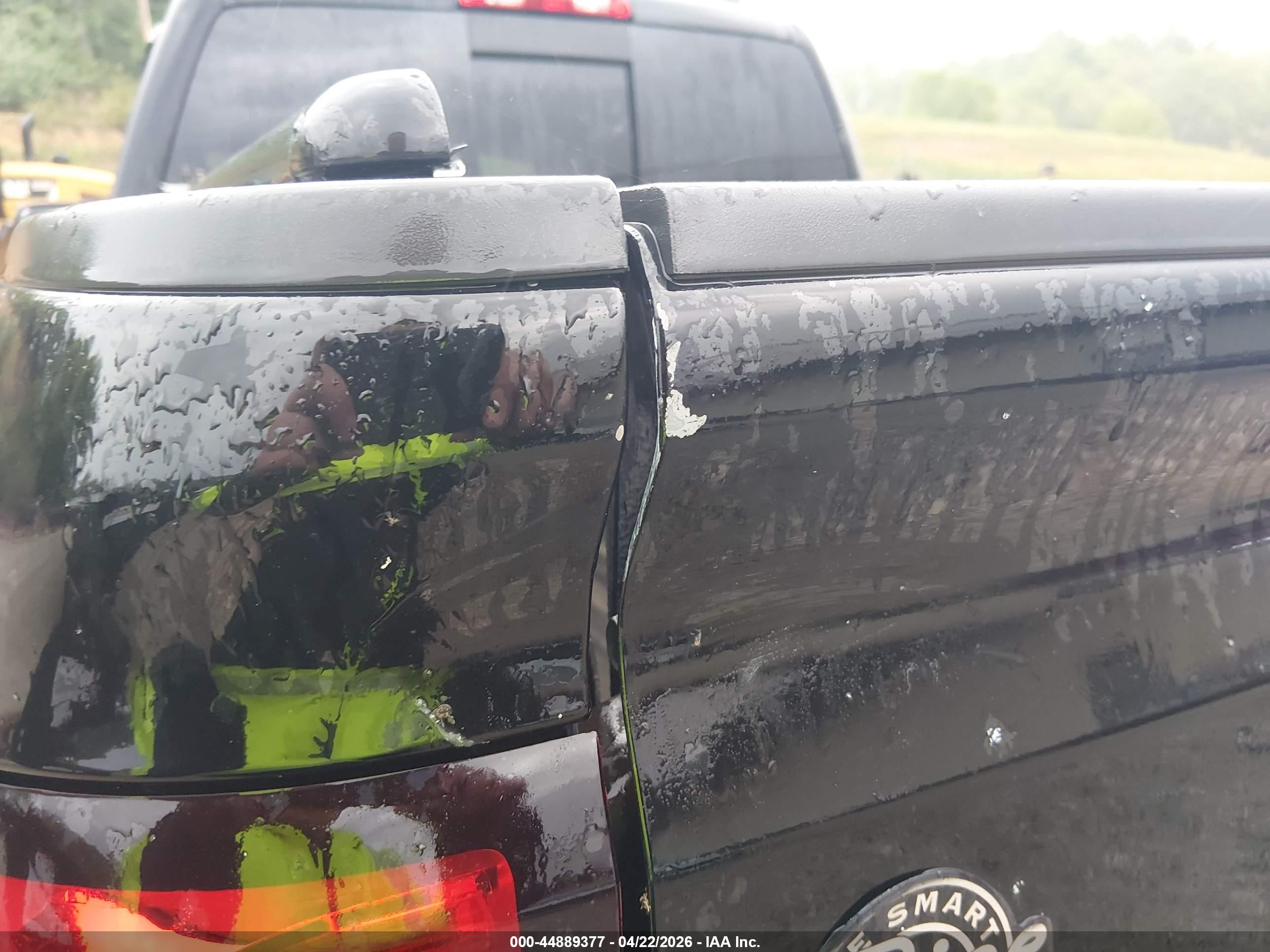 GMC SIERRA image 6