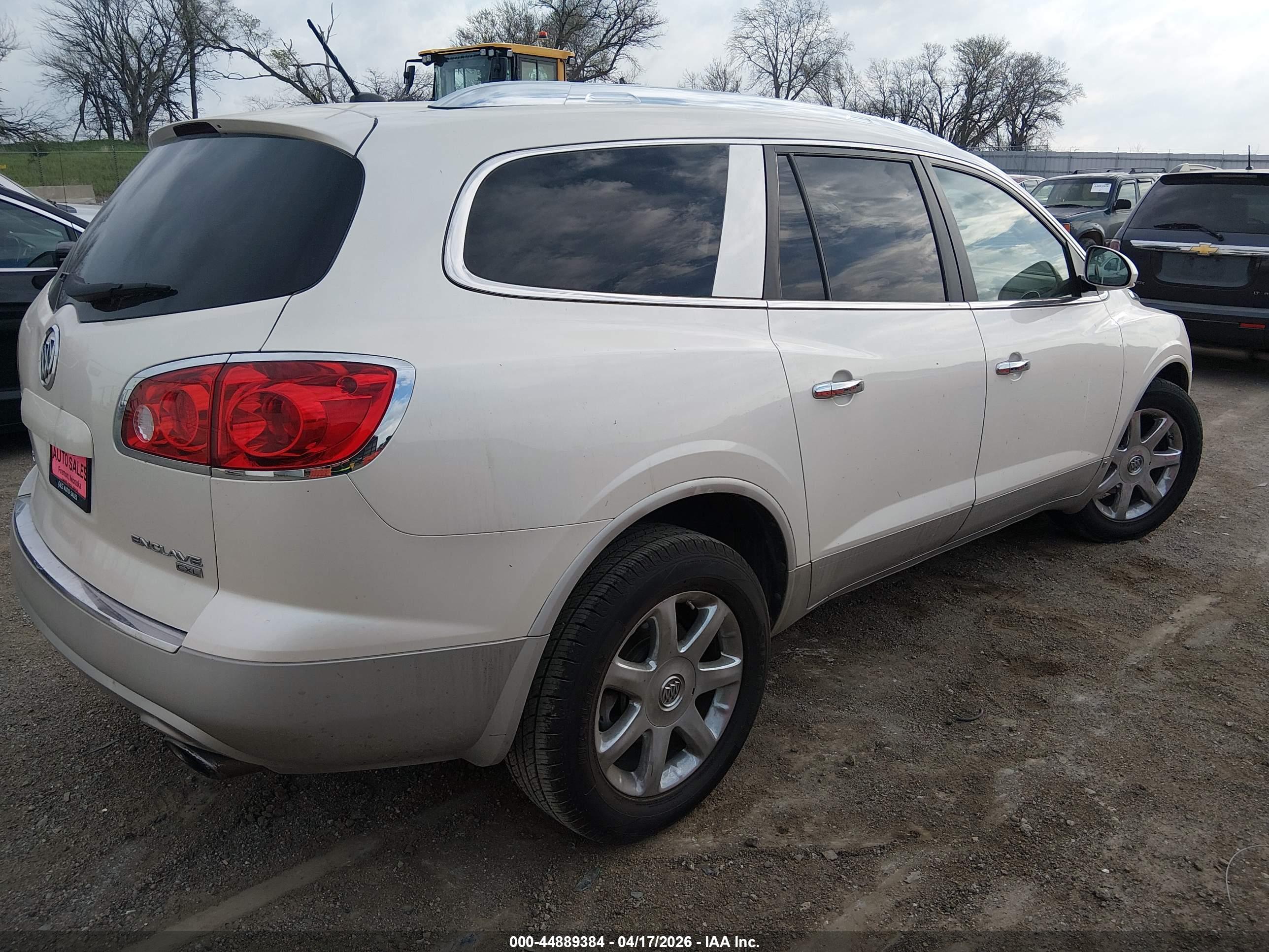 BUICK ENCLAVE image 4