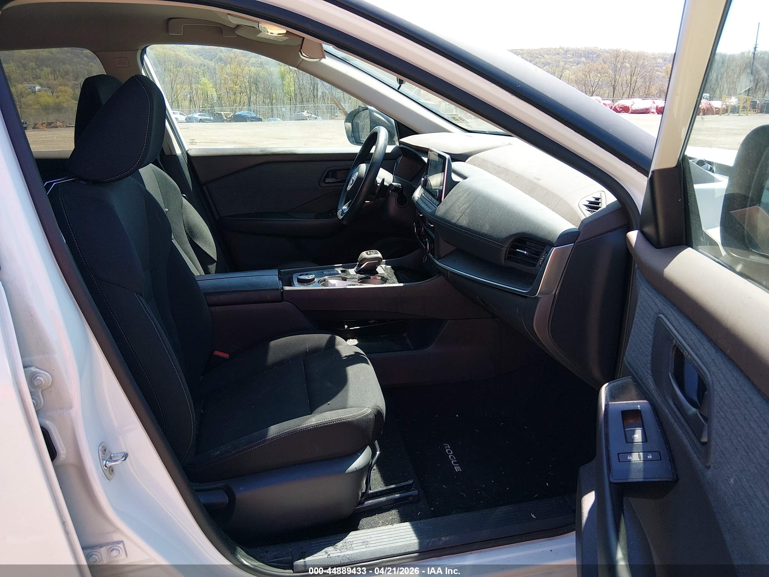 NISSAN ROGUE image 5
