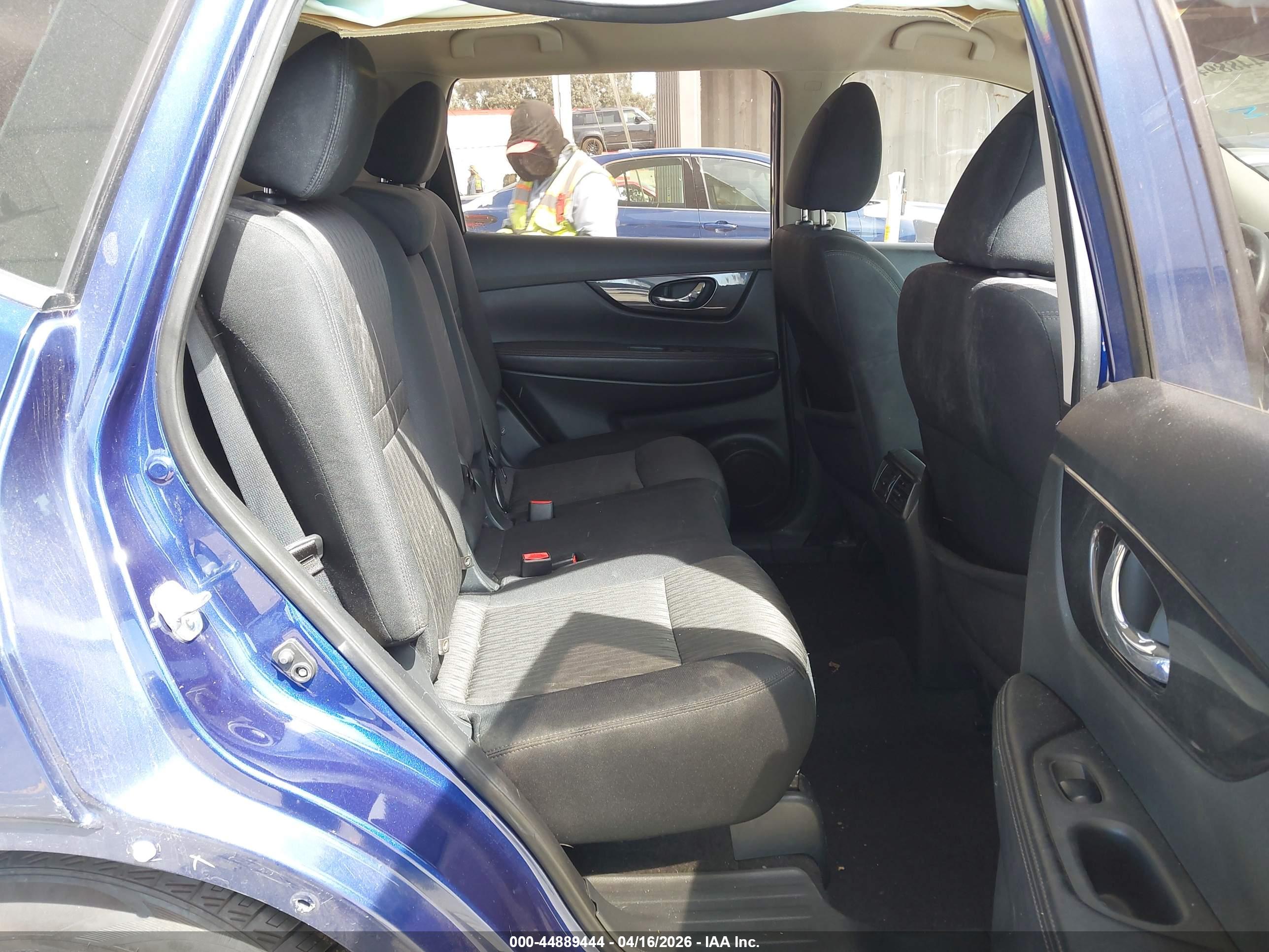 NISSAN ROGUE image 8