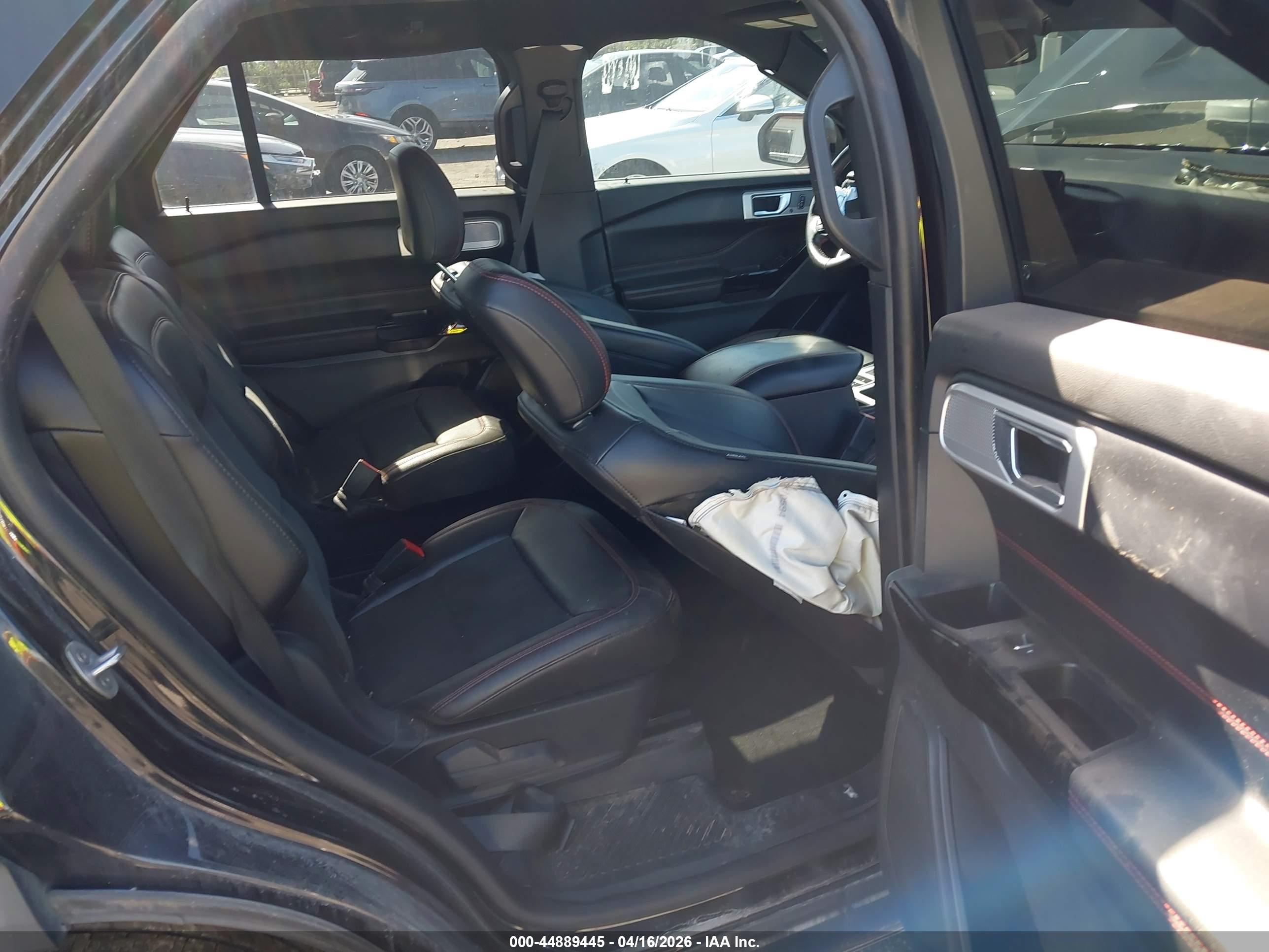FORD EXPLORER image 8