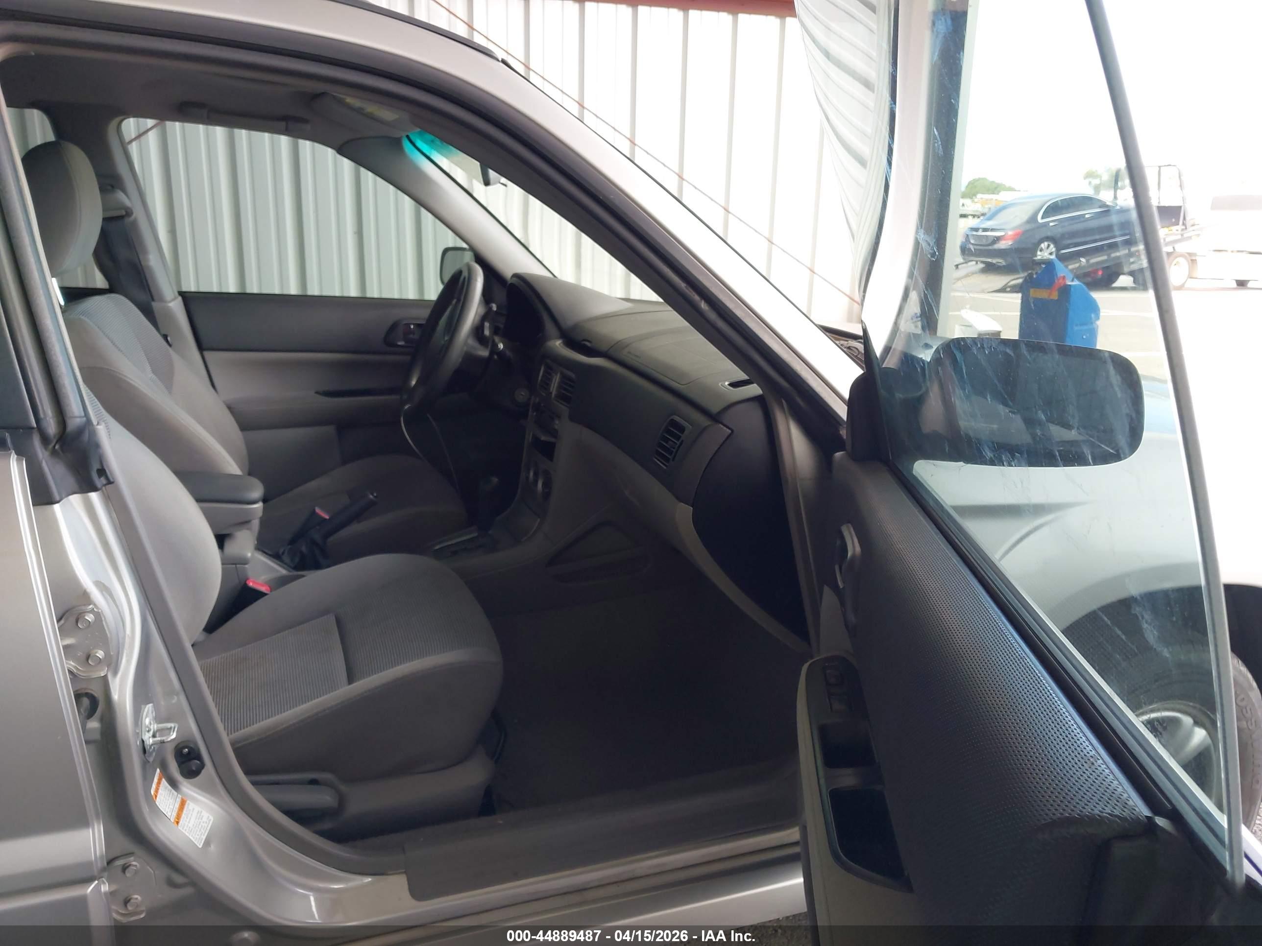 SUBARU FORESTER image 5
