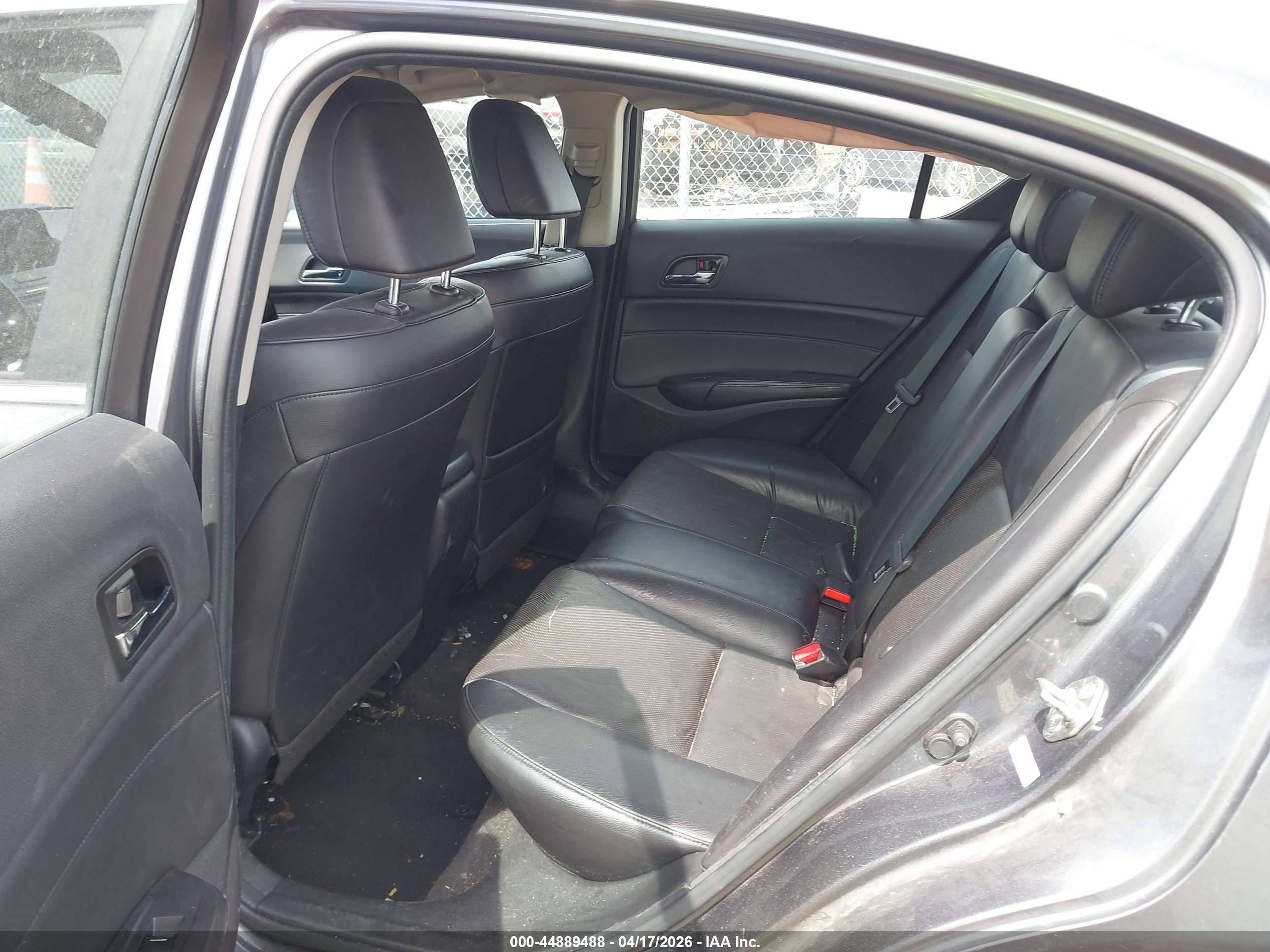 ACURA ILX image 8