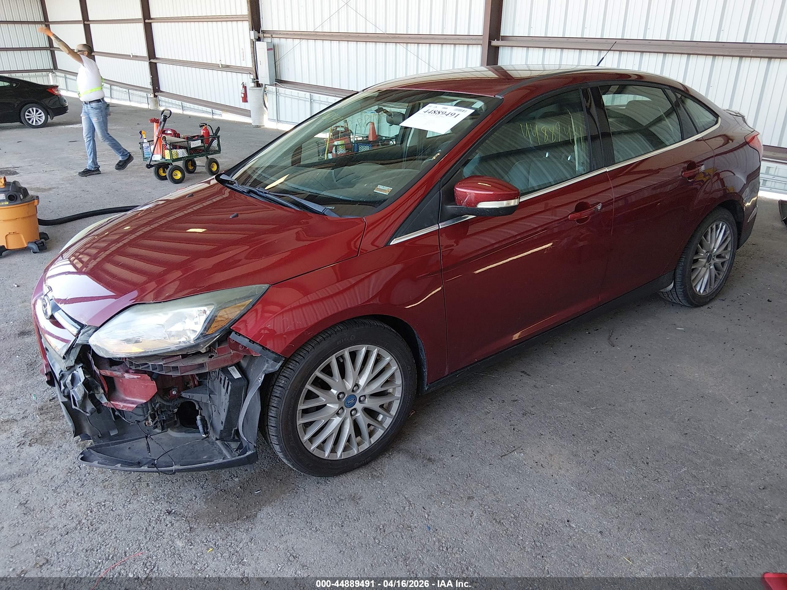 FORD FOCUS image 2