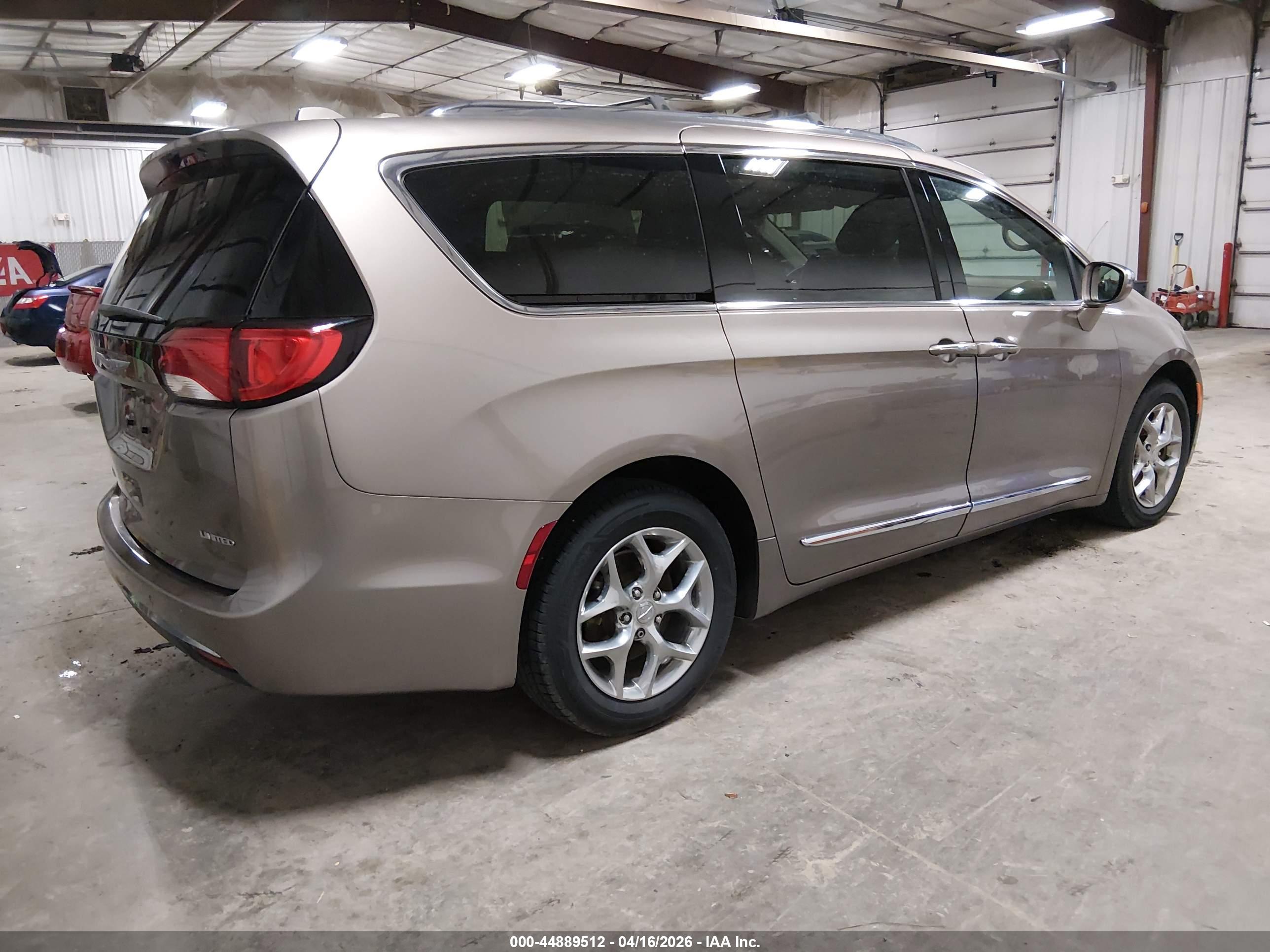 CHRYSLER PACIFICA image 4