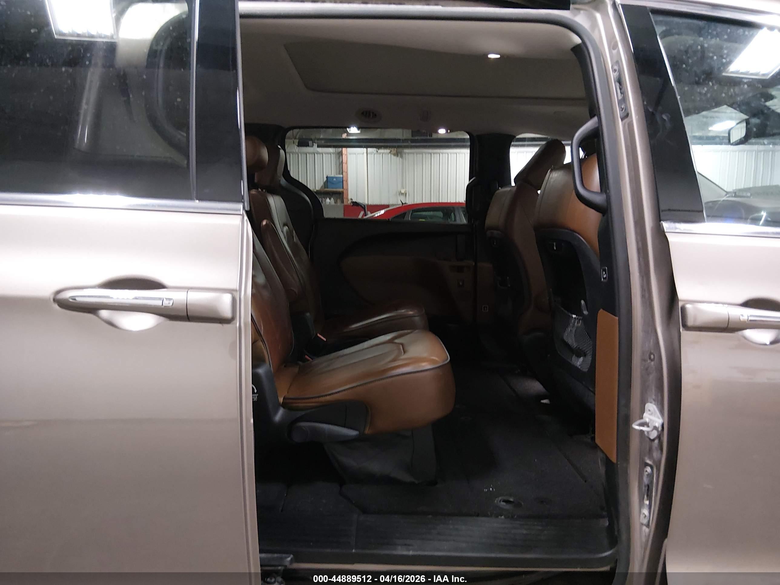 CHRYSLER PACIFICA image 8