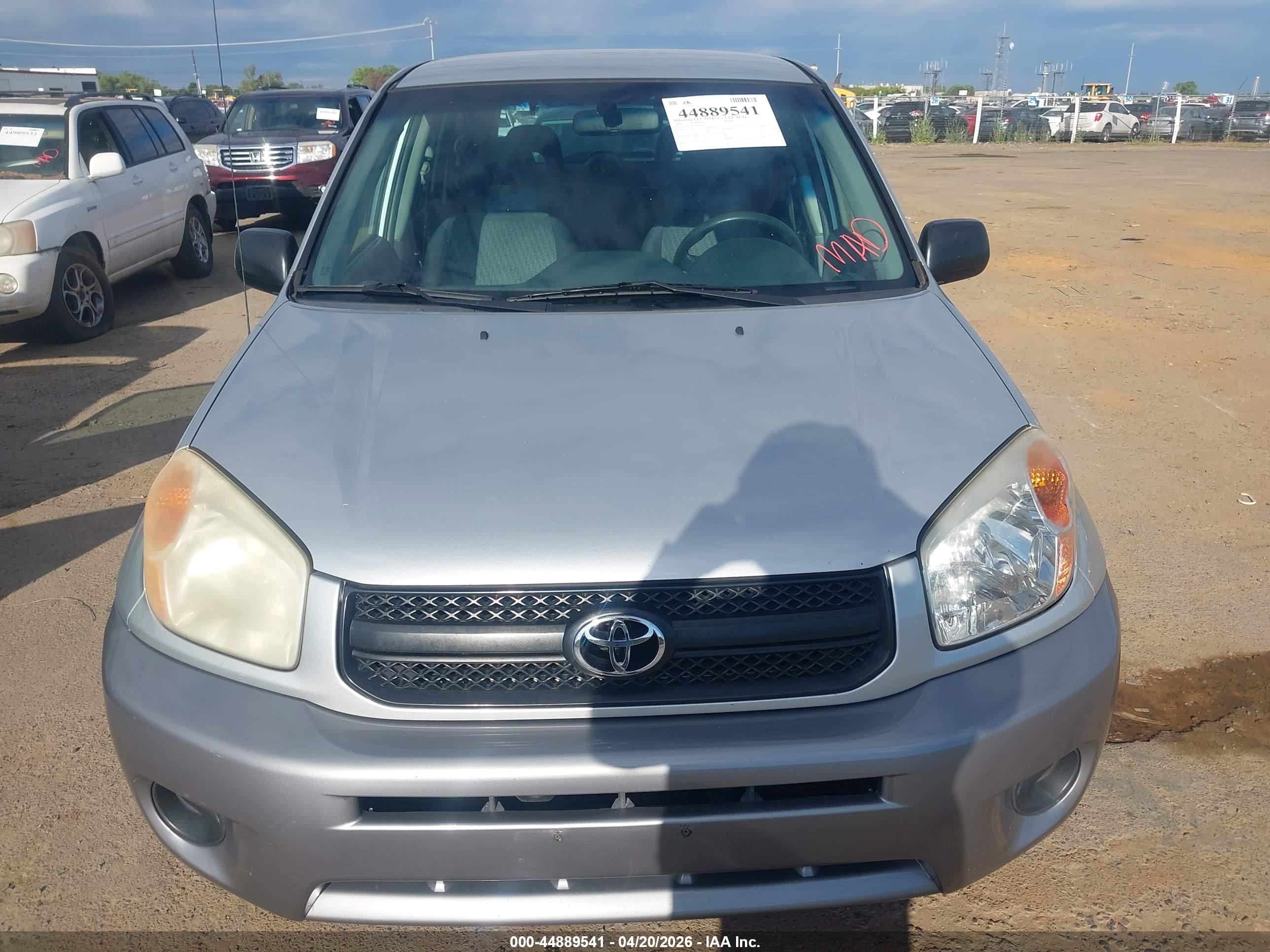 TOYOTA RAV4 image 6