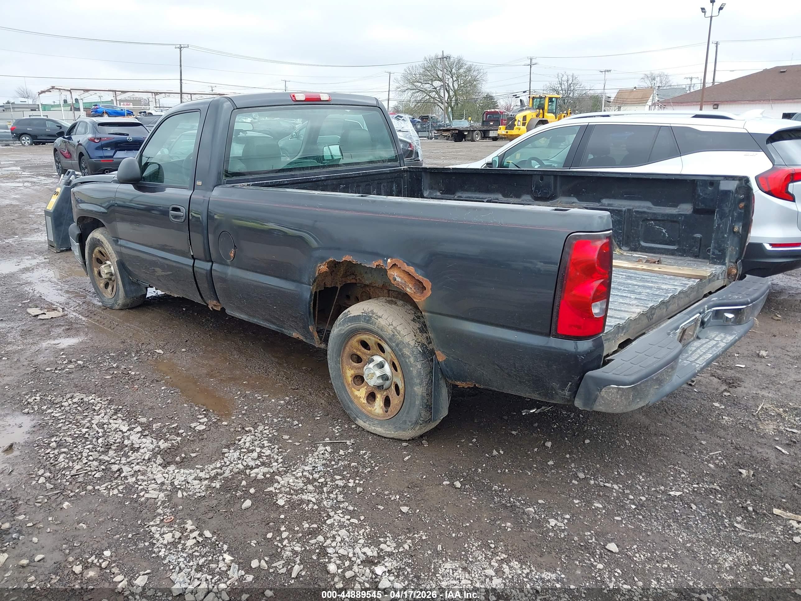 CHEVROLET SILVERADO image 3
