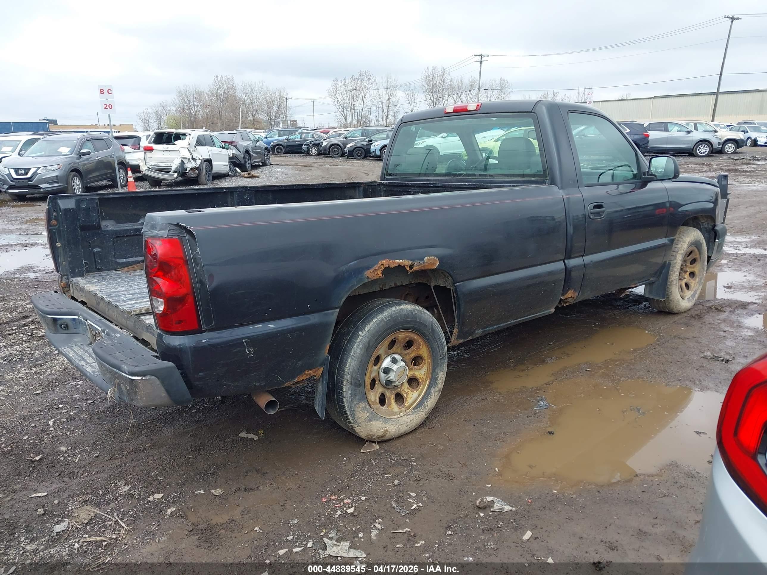 CHEVROLET SILVERADO image 4