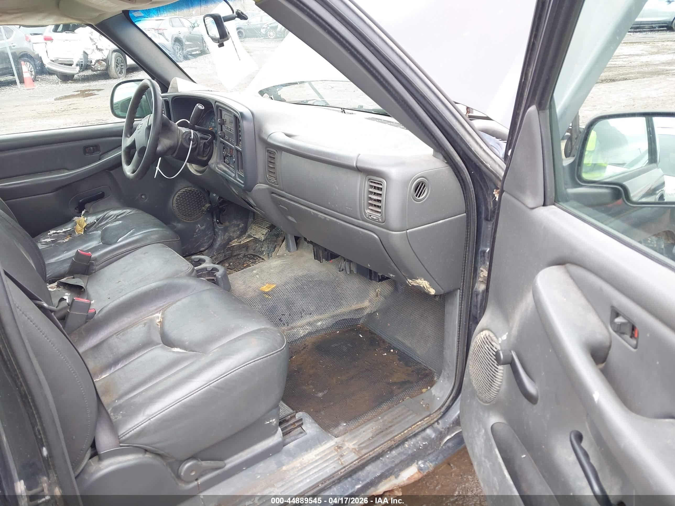 CHEVROLET SILVERADO image 5