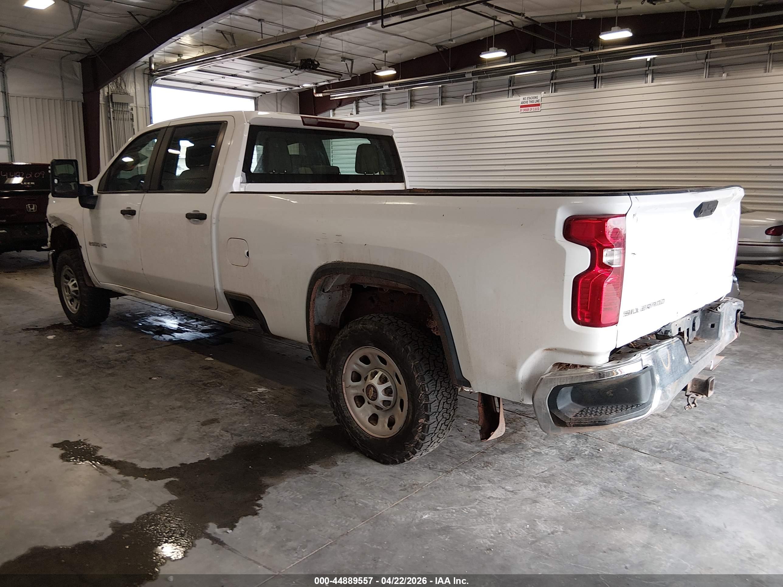 CHEVROLET SILVERADO image 3