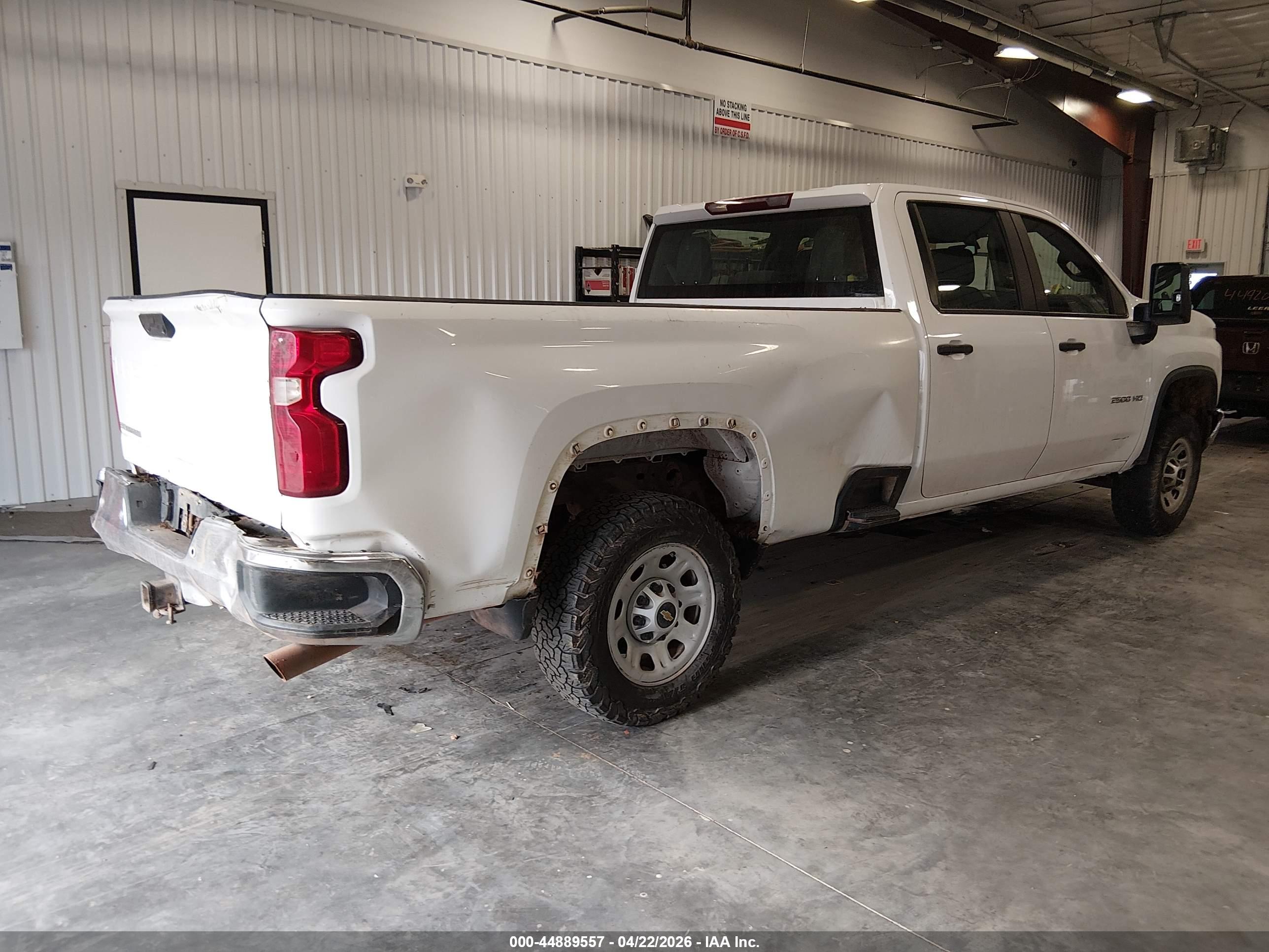 CHEVROLET SILVERADO image 4