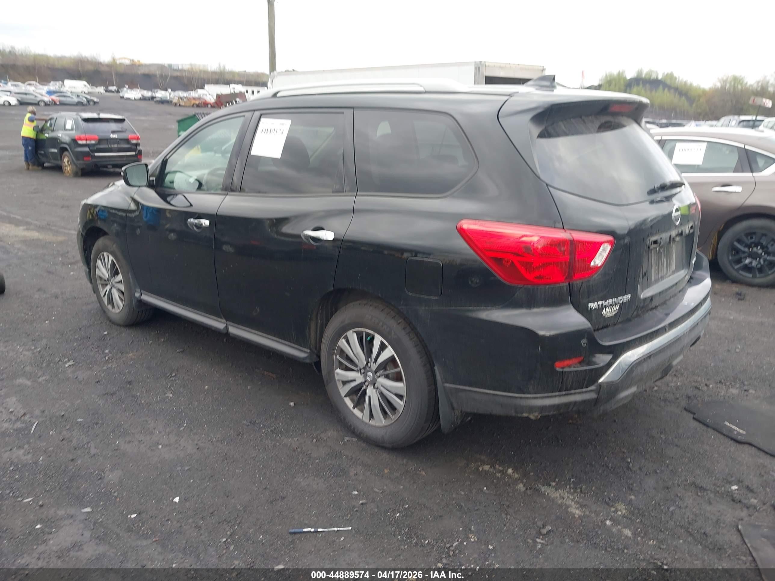 NISSAN PATHFINDER image 3