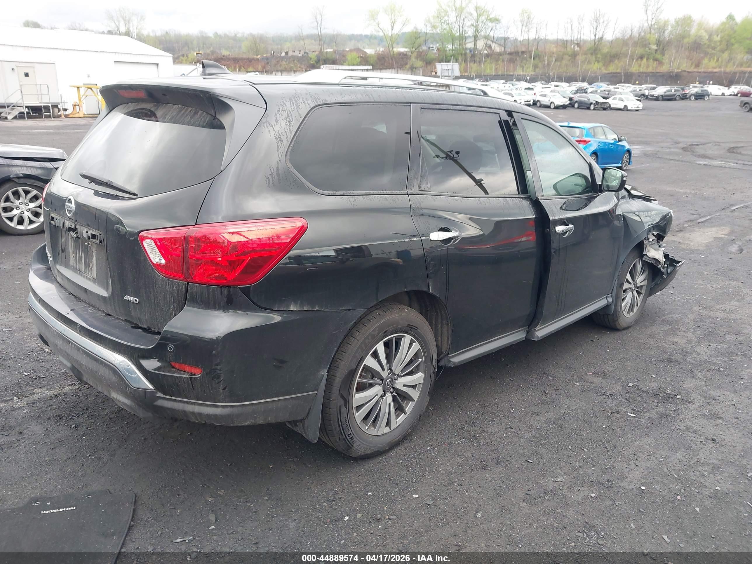 NISSAN PATHFINDER image 4