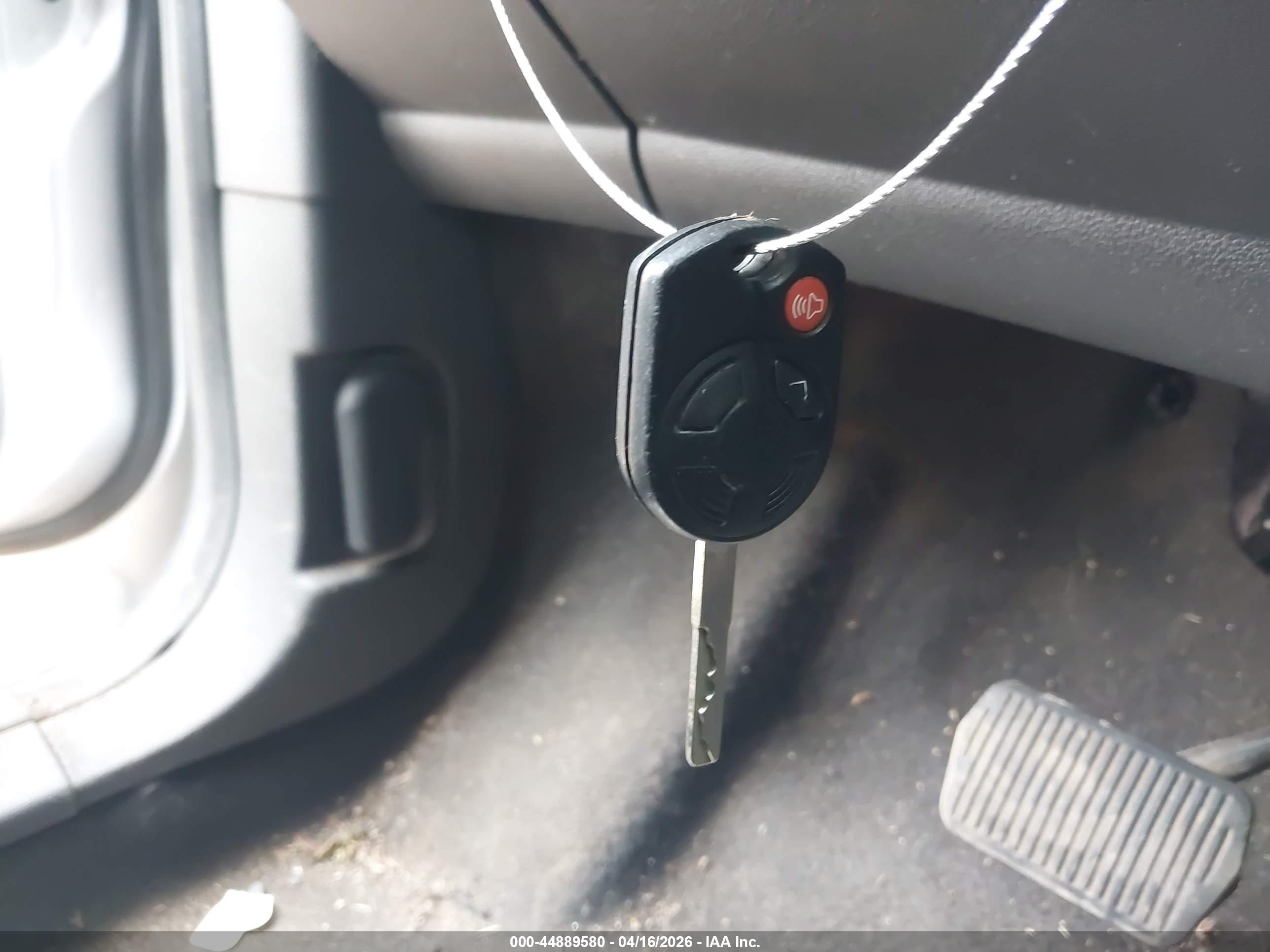 FORD ESCAPE image 11