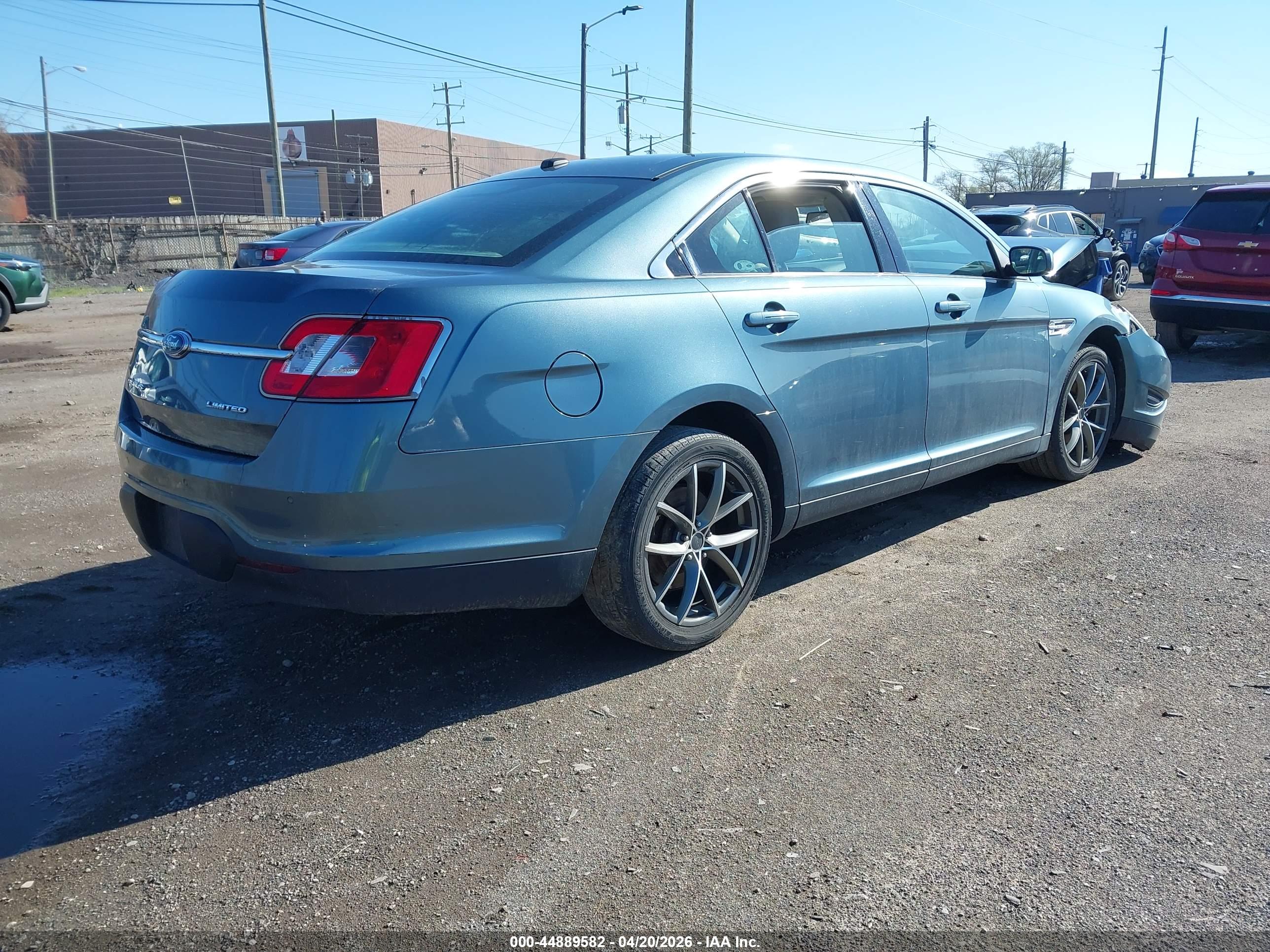 FORD TAURUS image 4