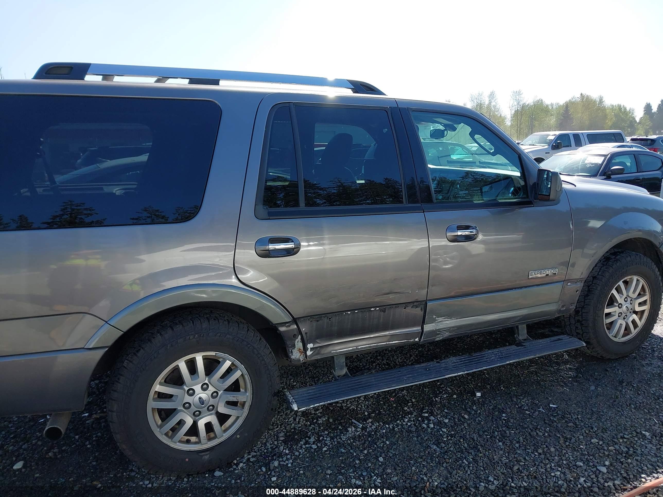 FORD EXPEDITION image 6