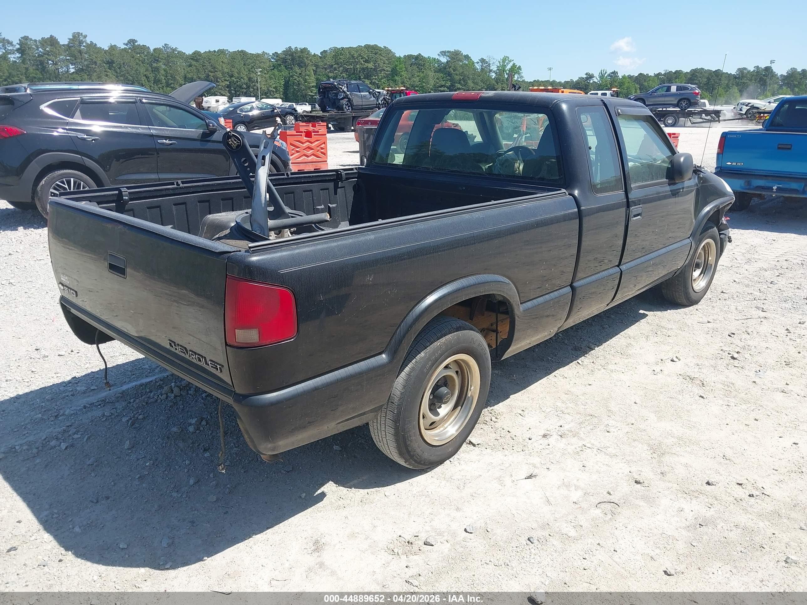 CHEVROLET S-10 image 4
