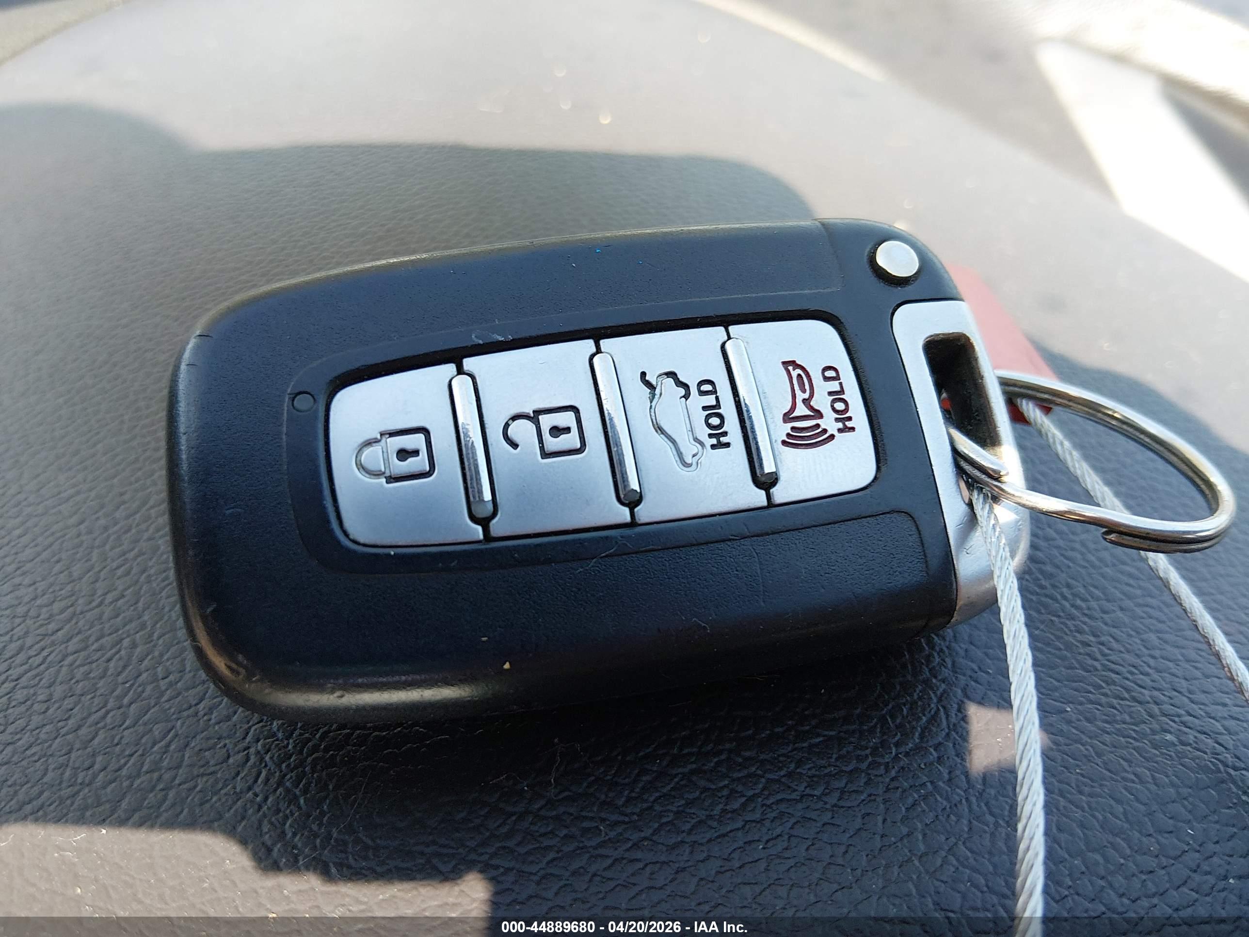 HYUNDAI ELANTRA image 11