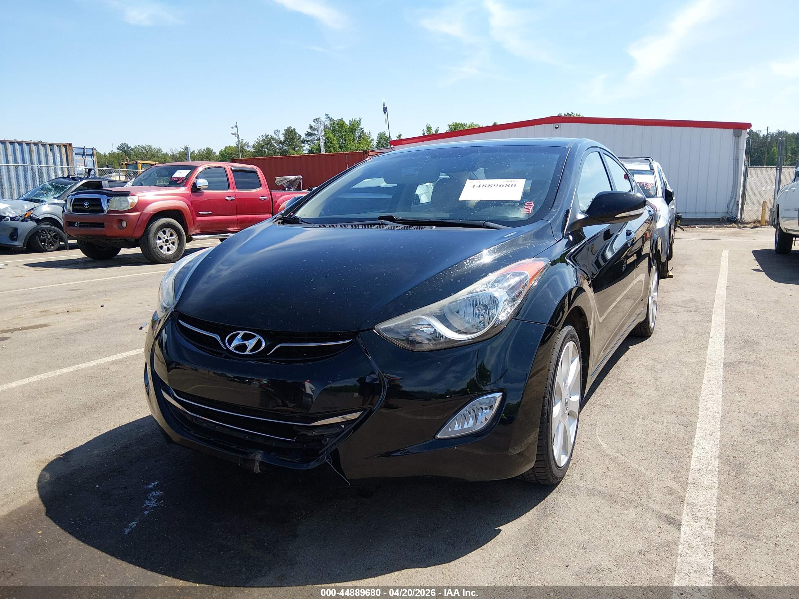 HYUNDAI ELANTRA image 6