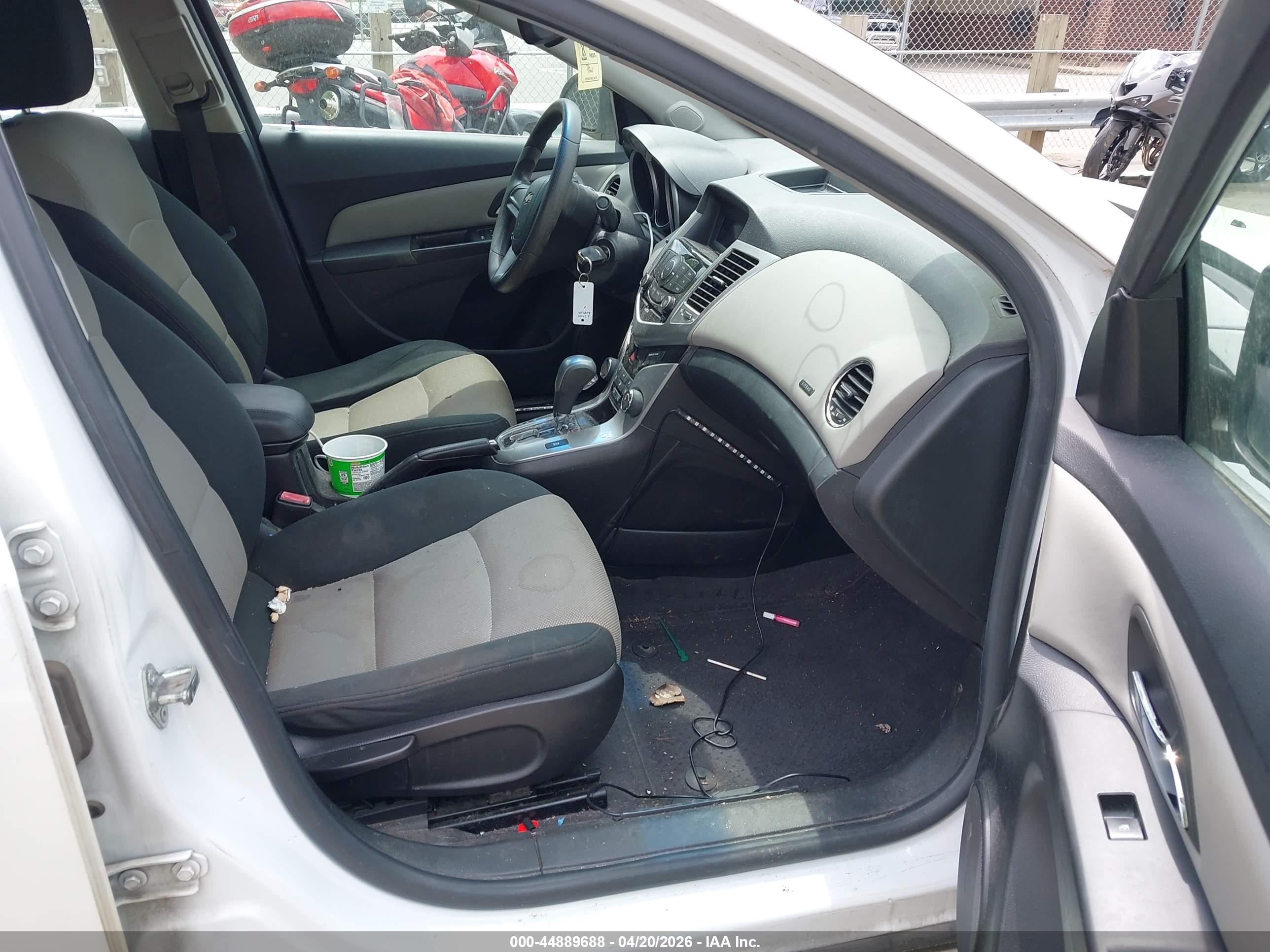 CHEVROLET CRUZE image 5