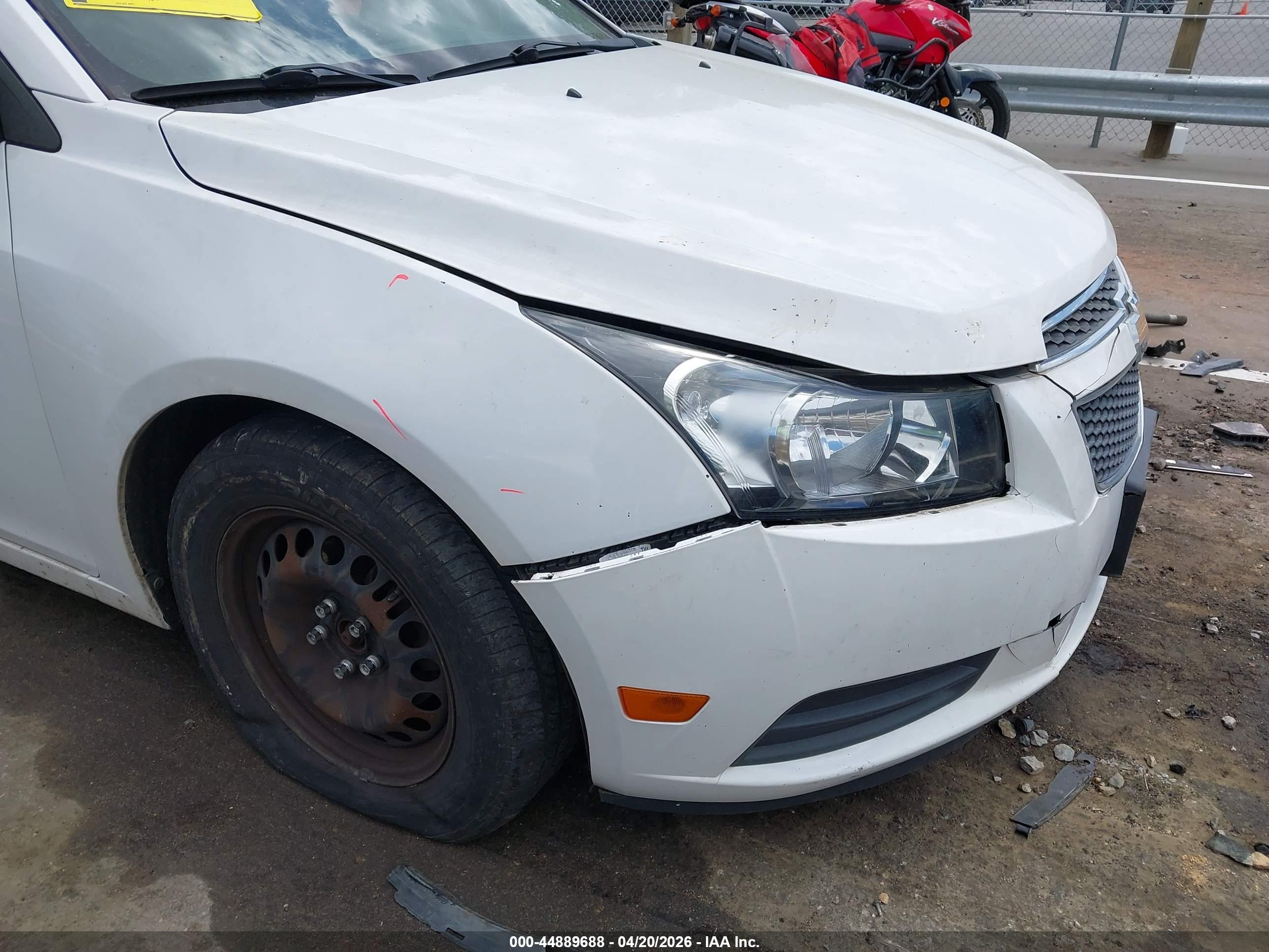 CHEVROLET CRUZE image 6