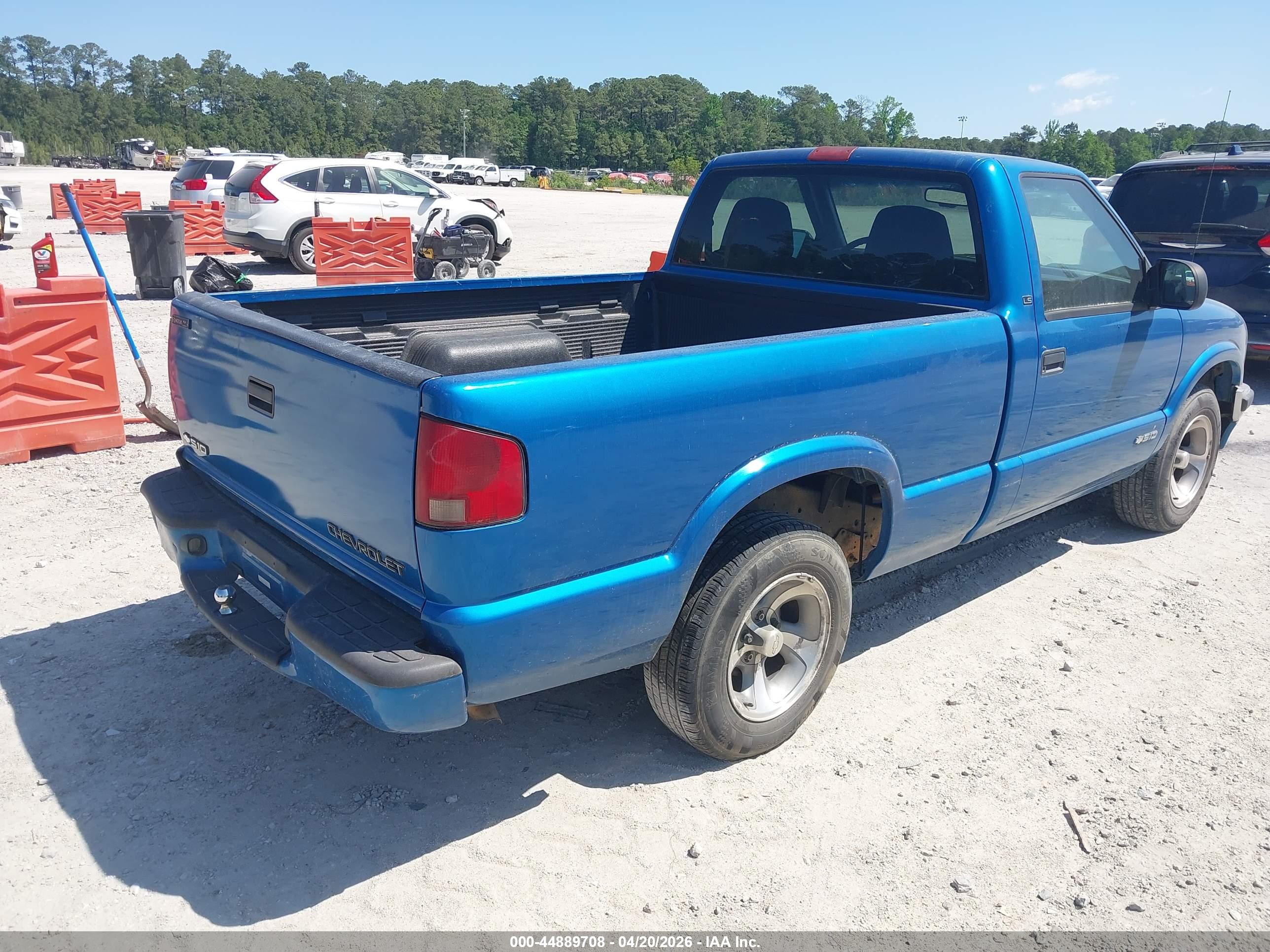 CHEVROLET S-10 image 4
