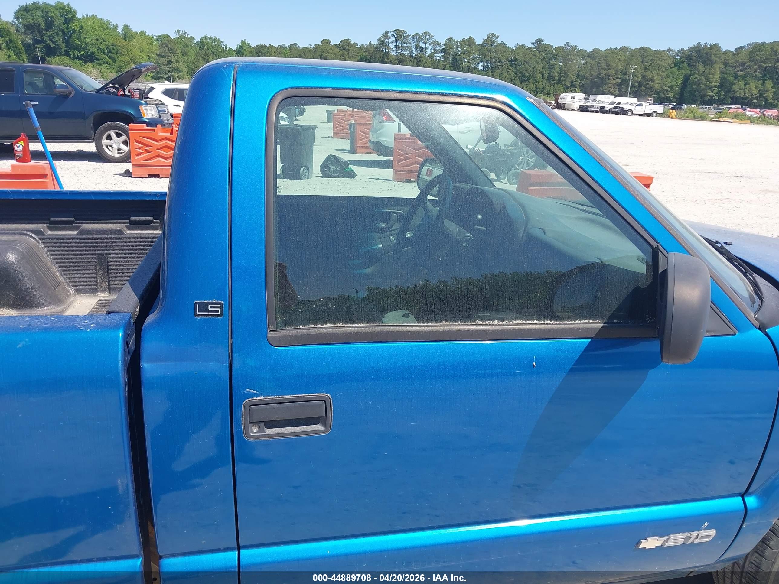 CHEVROLET S-10 image 8