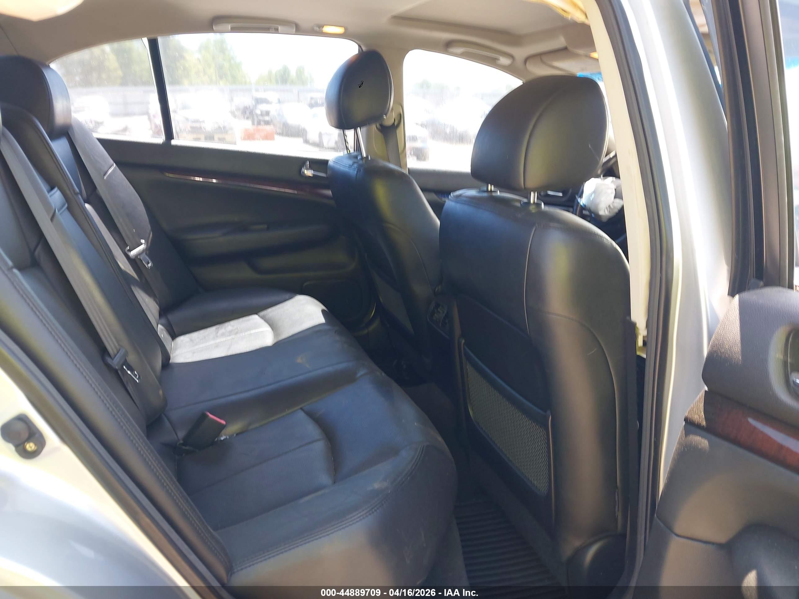 INFINITI G37 image 8