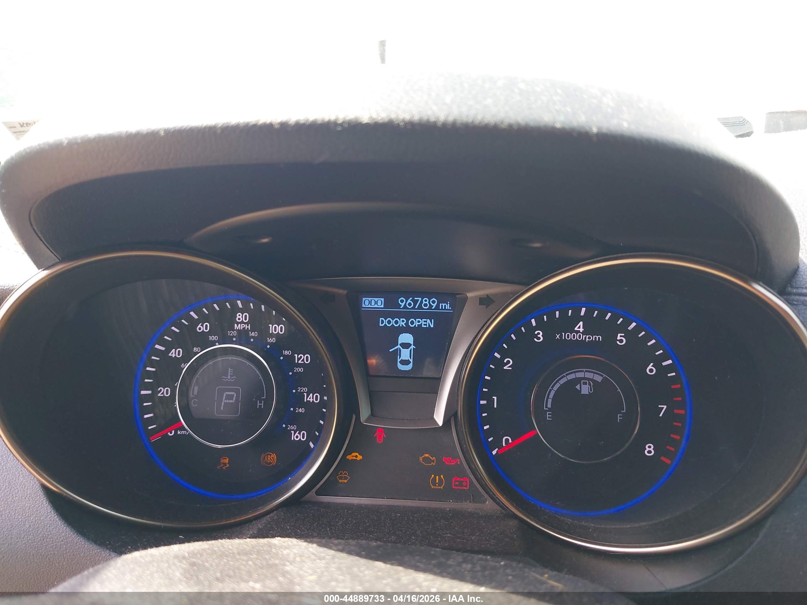 HYUNDAI GENESIS image 7