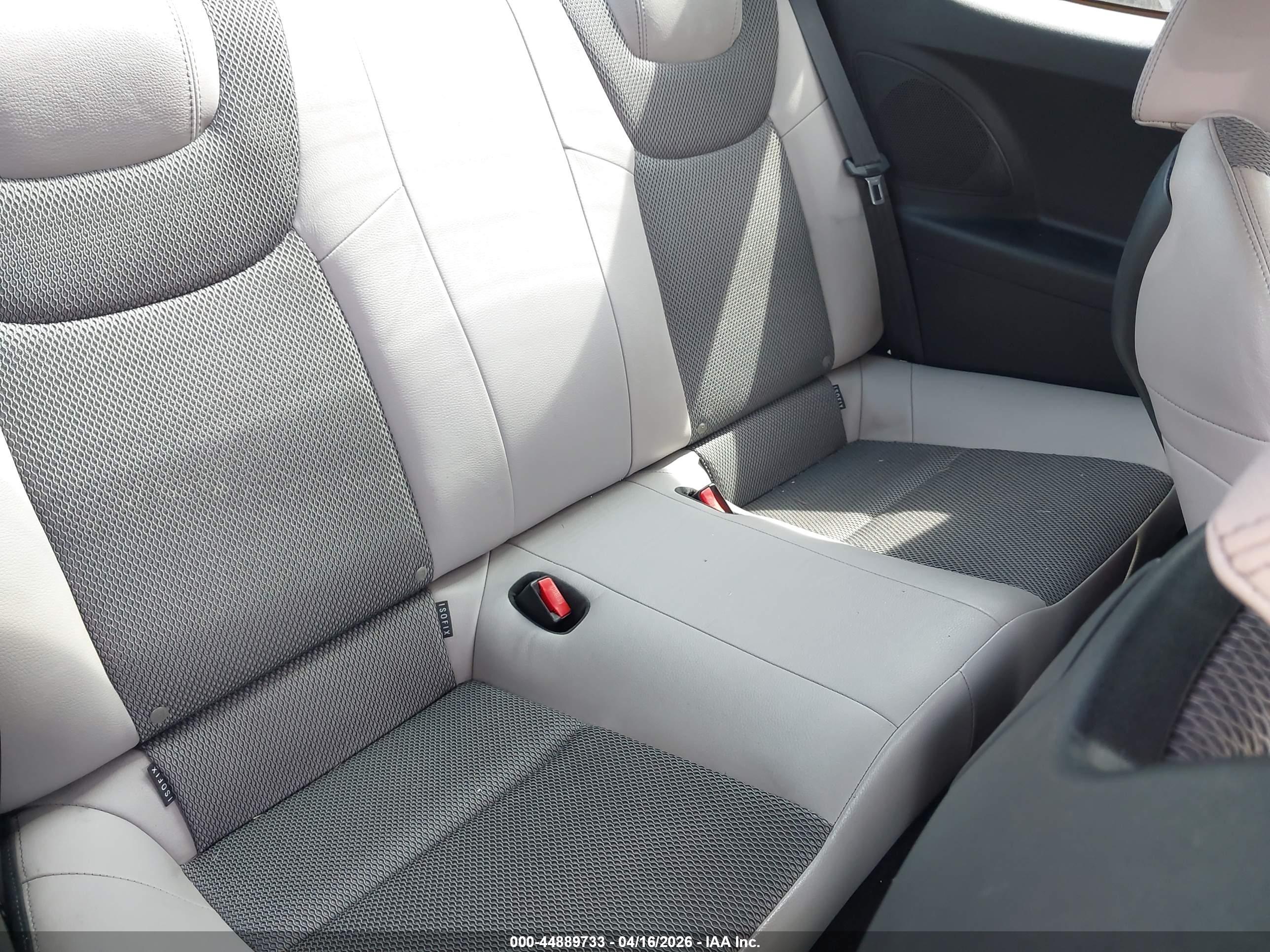 HYUNDAI GENESIS image 8