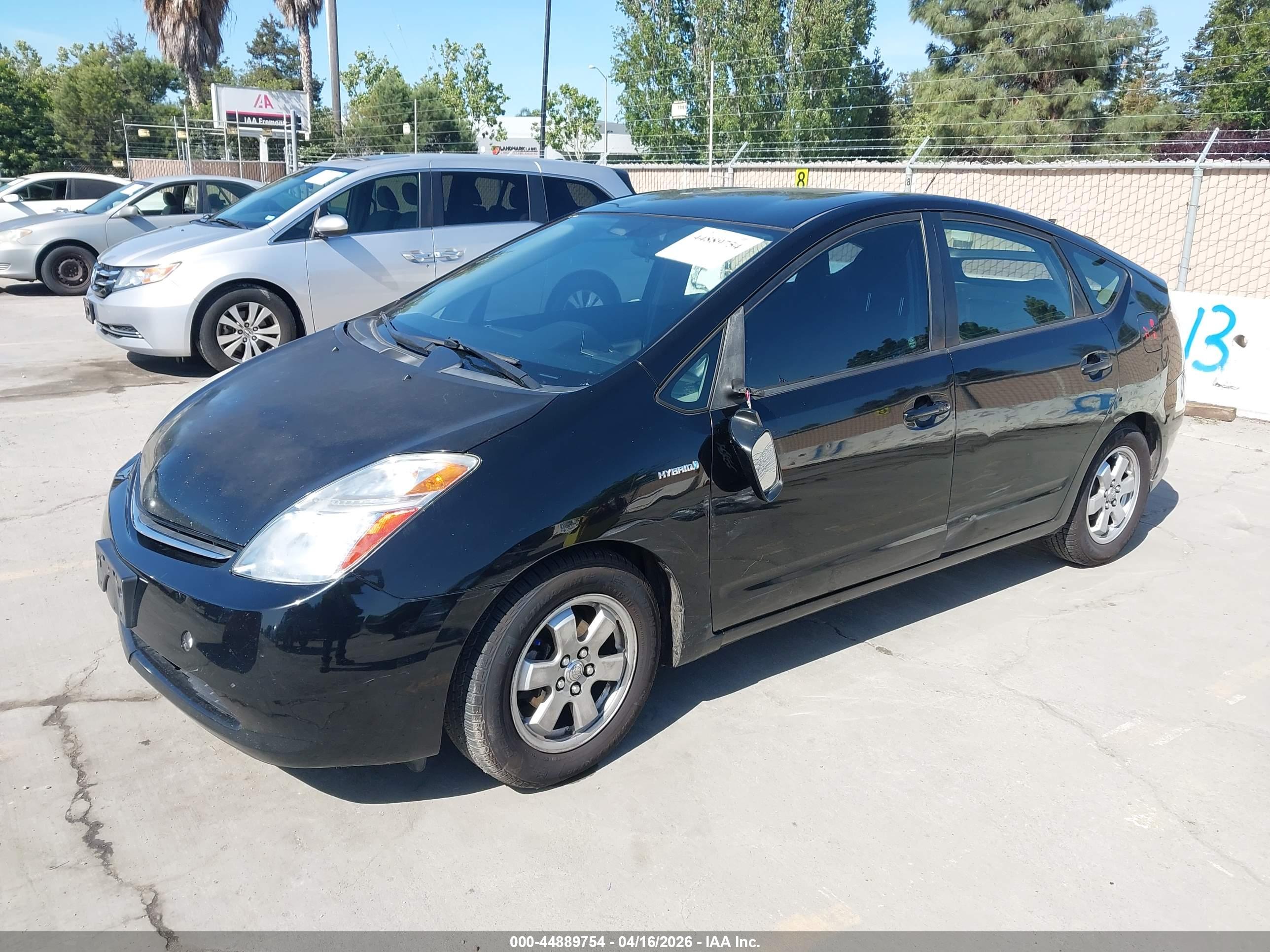 TOYOTA PRIUS image 2