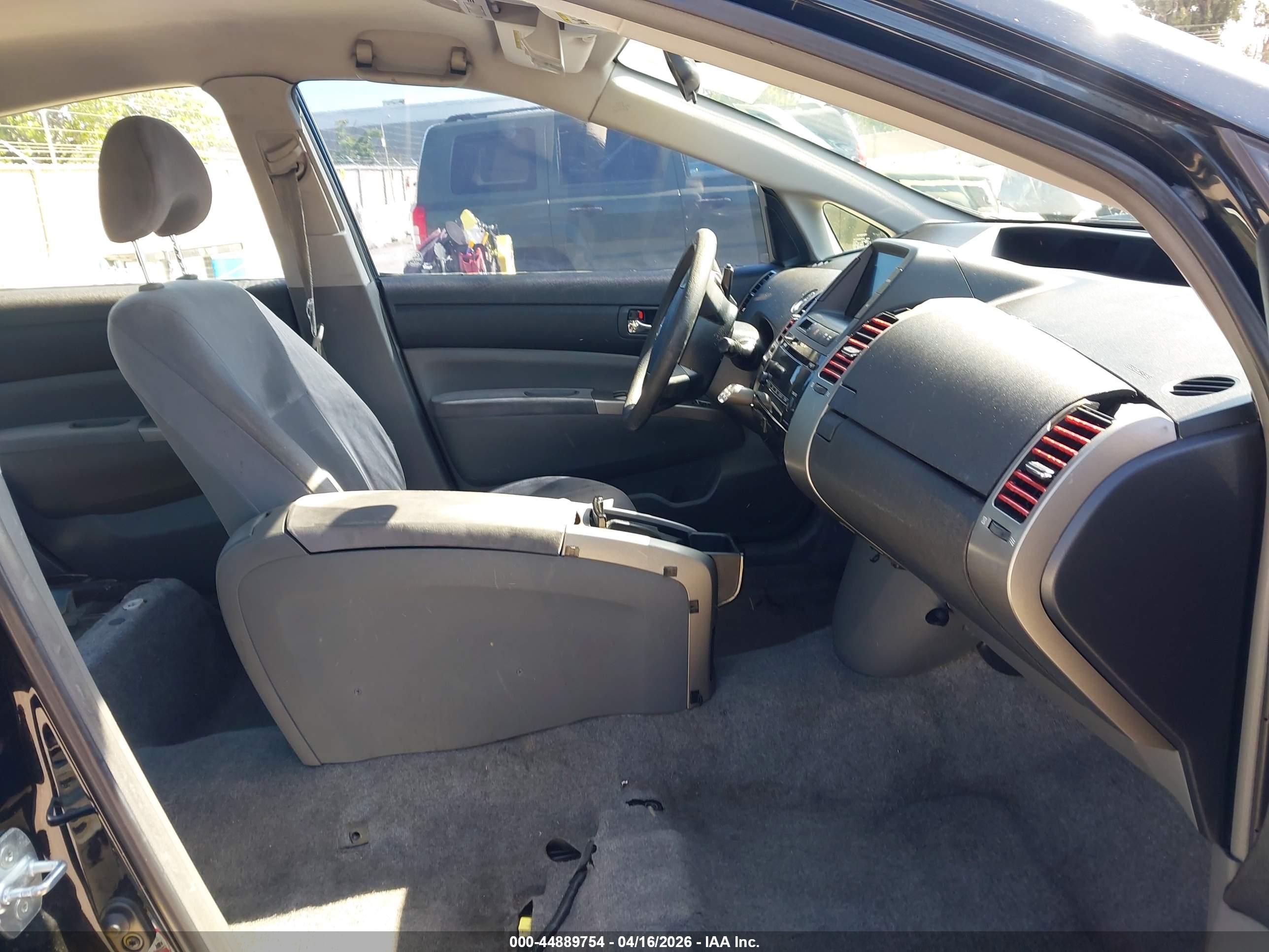 TOYOTA PRIUS image 5