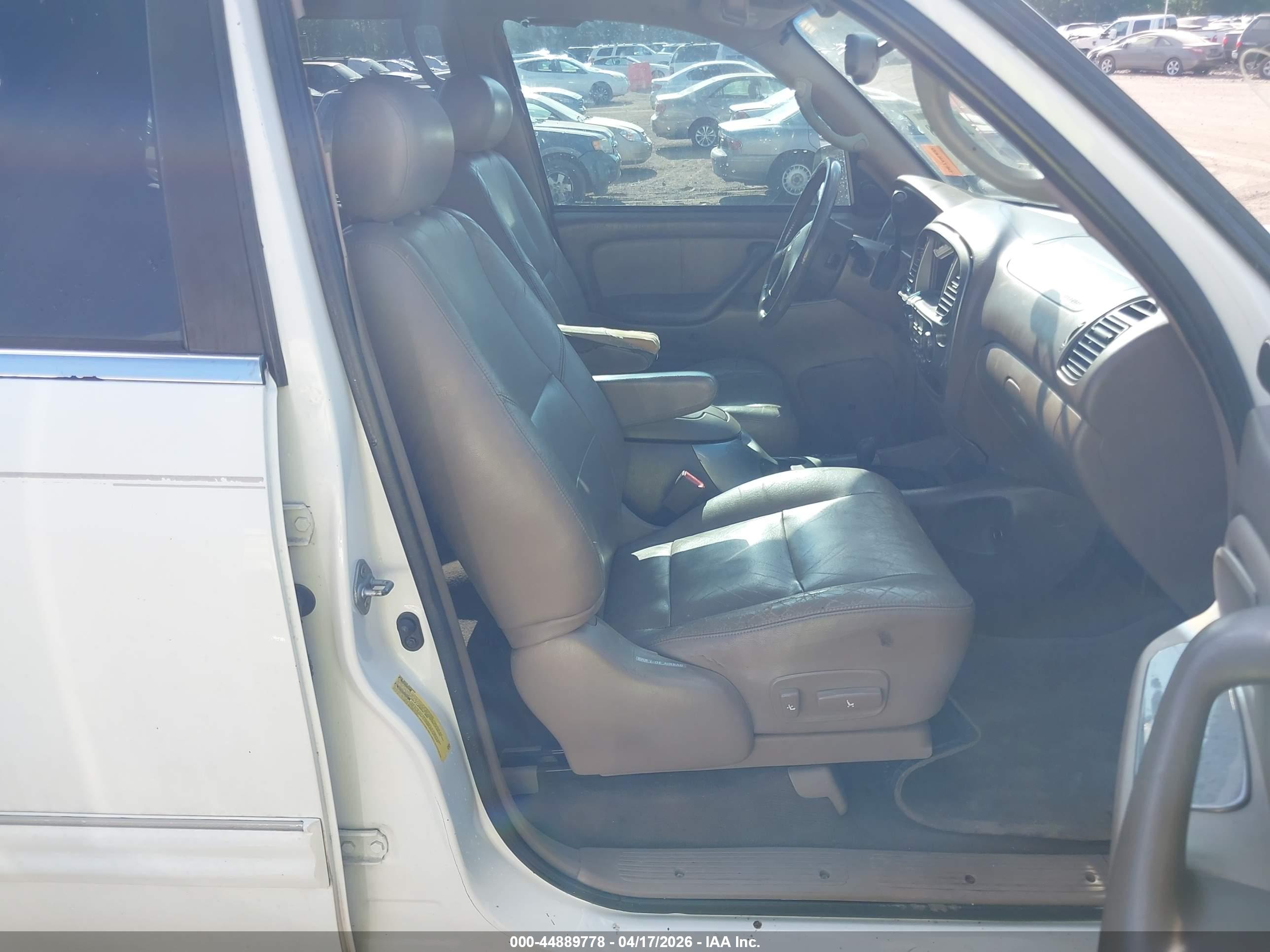 TOYOTA SEQUOIA image 5