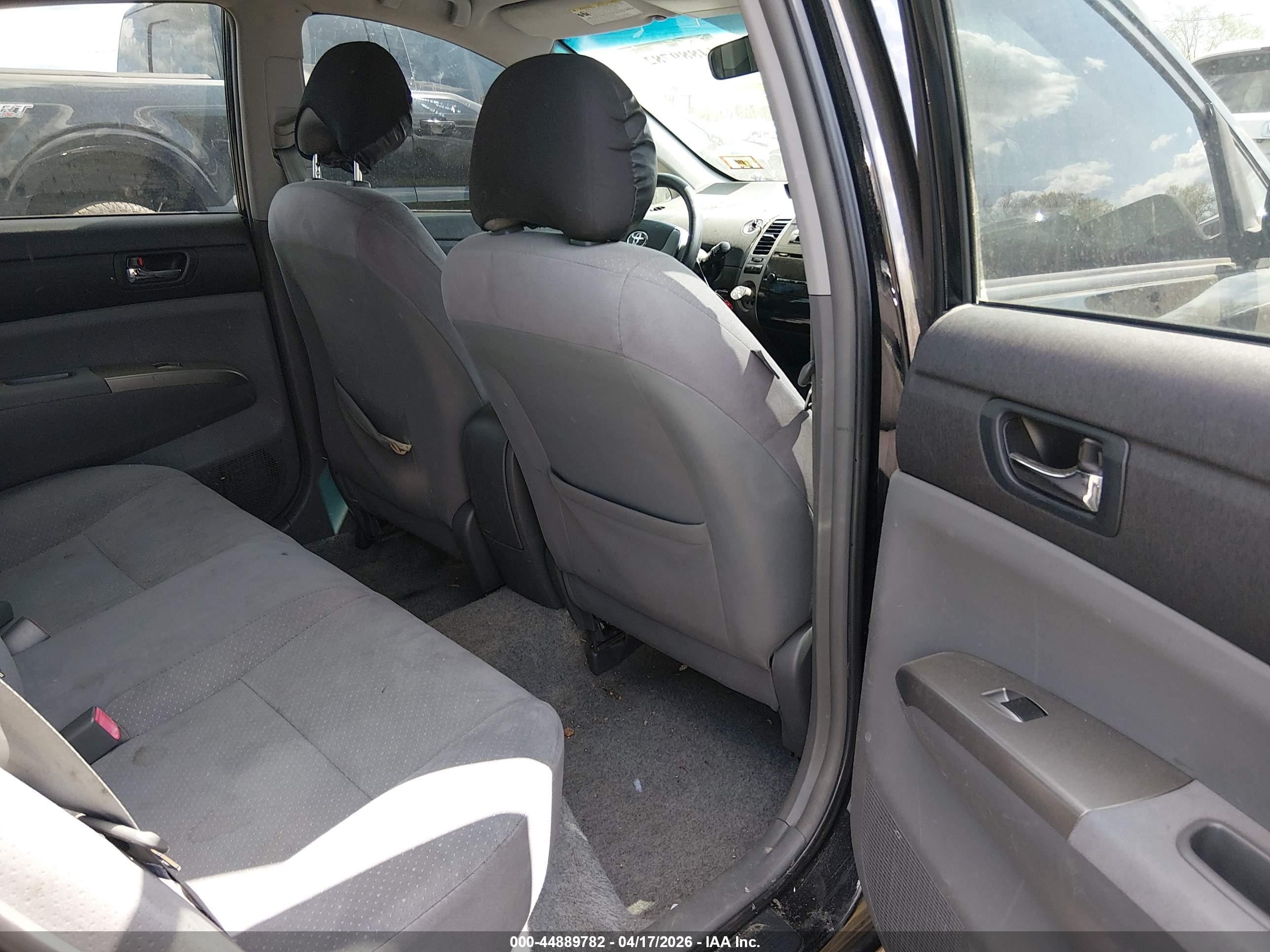 TOYOTA PRIUS image 8